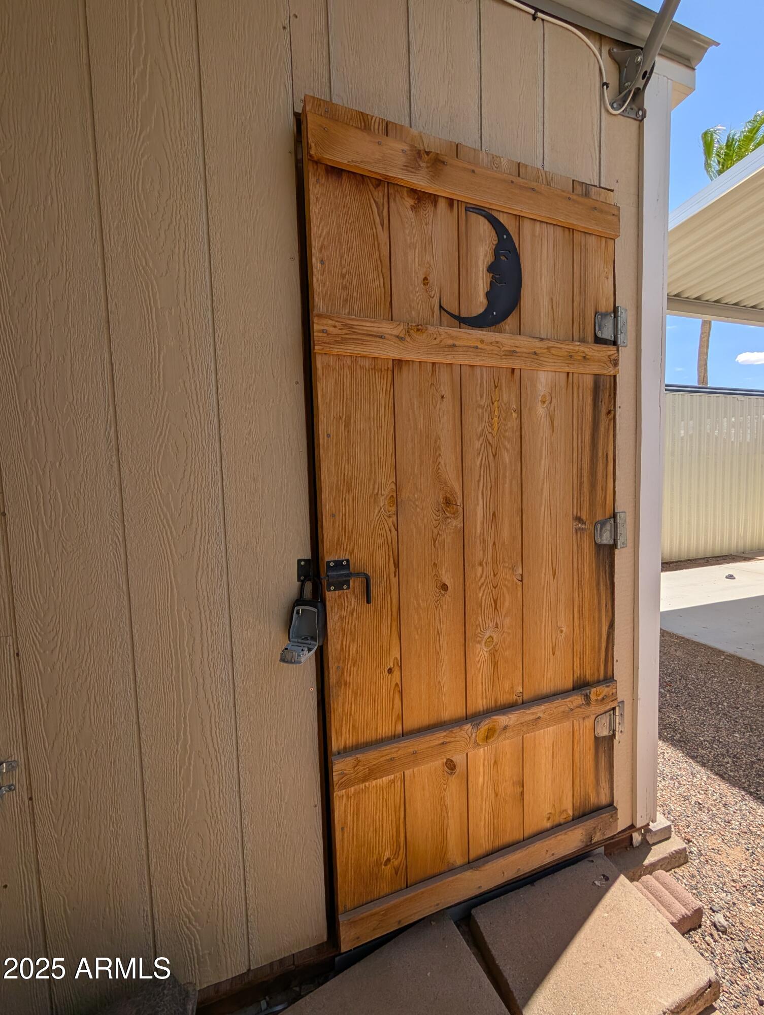 515 E Cholla Lane