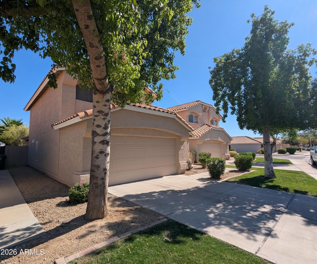 Photo of 8034 W Paradise Drive, Peoria, AZ 85345 (MLS # 7029105)