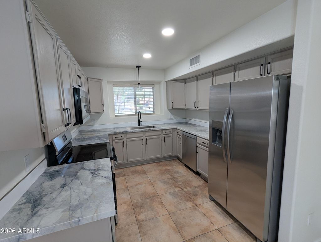 Photo of 8034 W Paradise Drive, Peoria, AZ 85345 (MLS # 7029105)