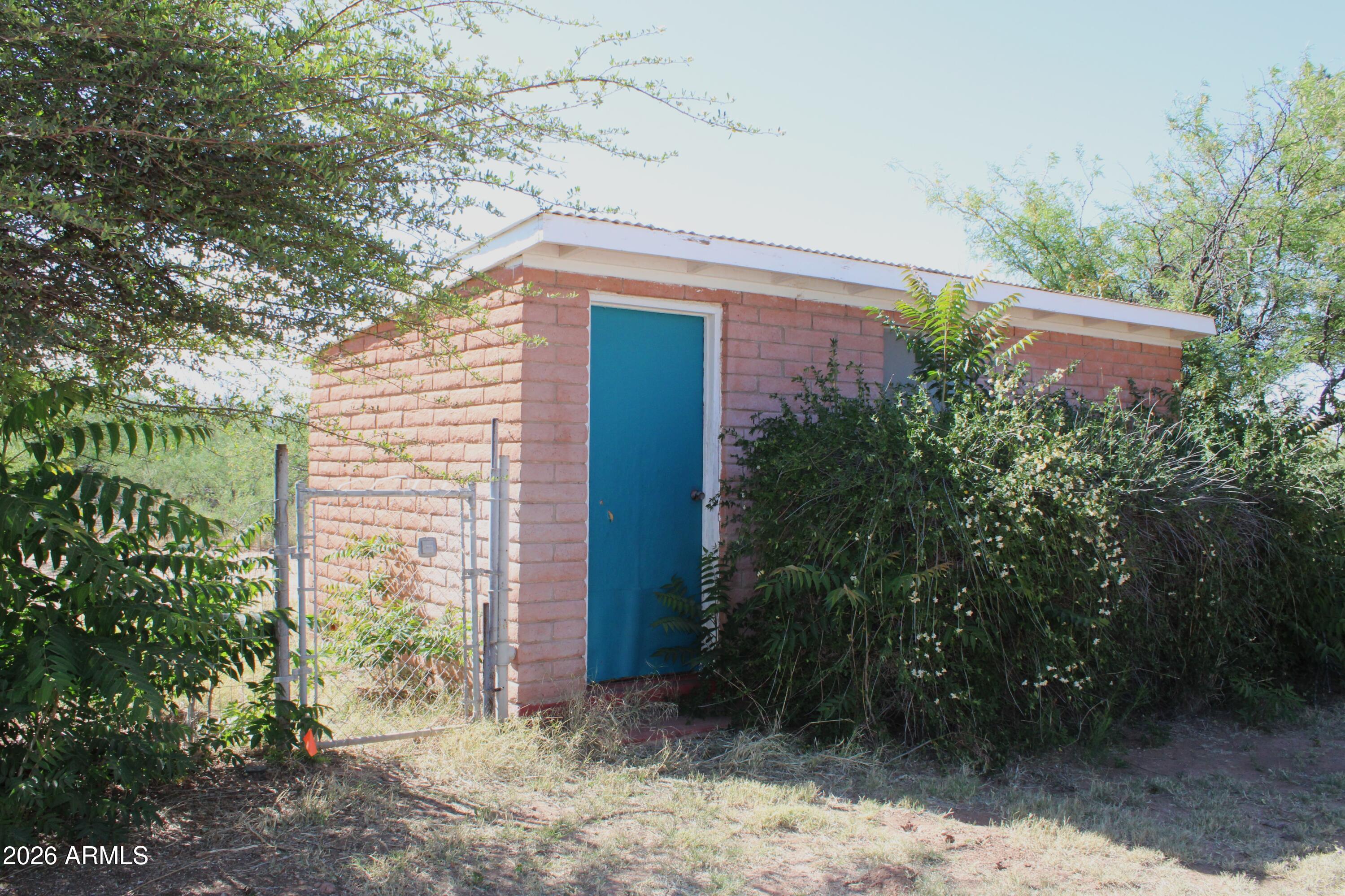 S2n2nene Sec 12 23 25 10.00Ac - Residential