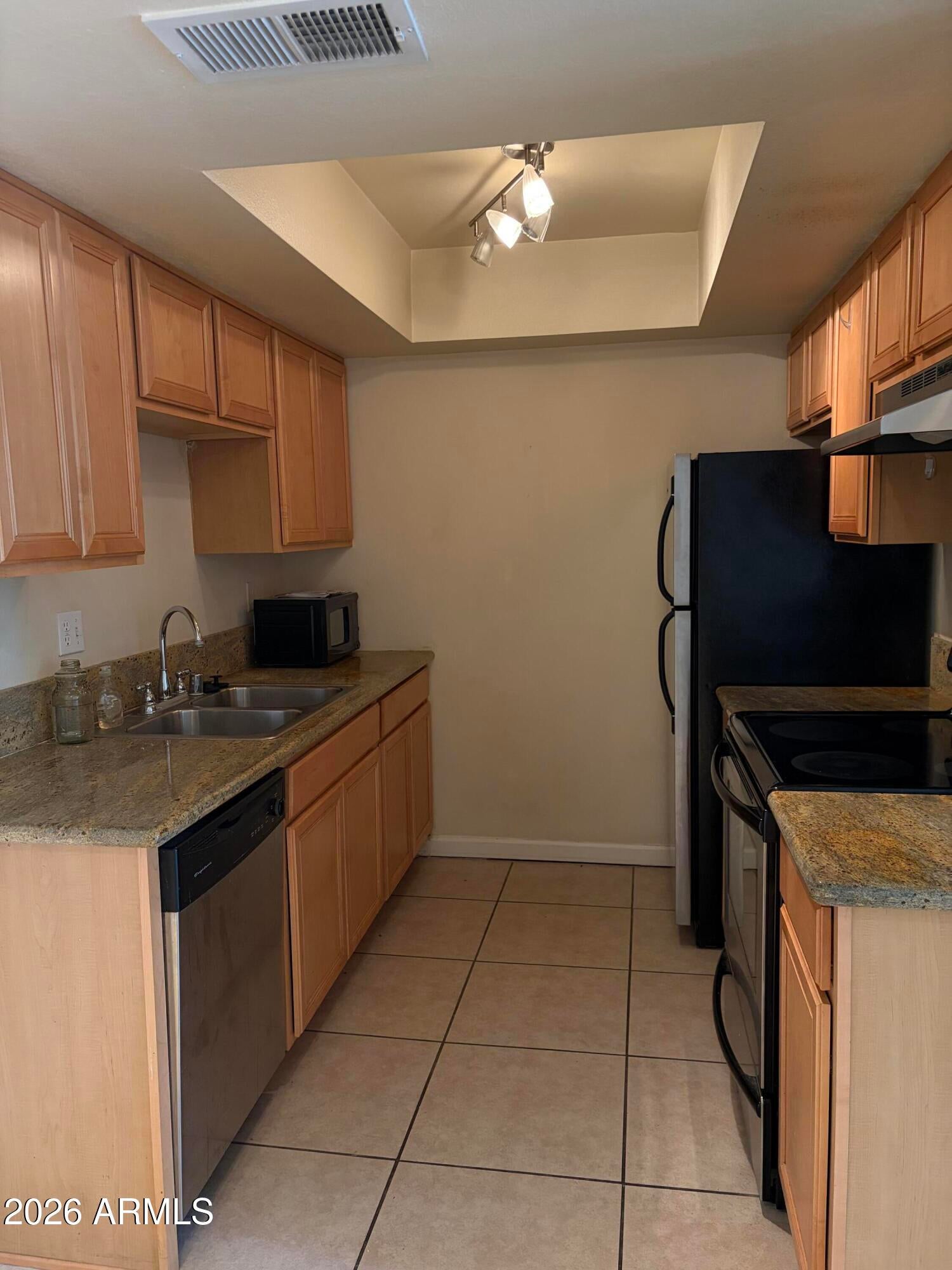740 W Elm Street 248