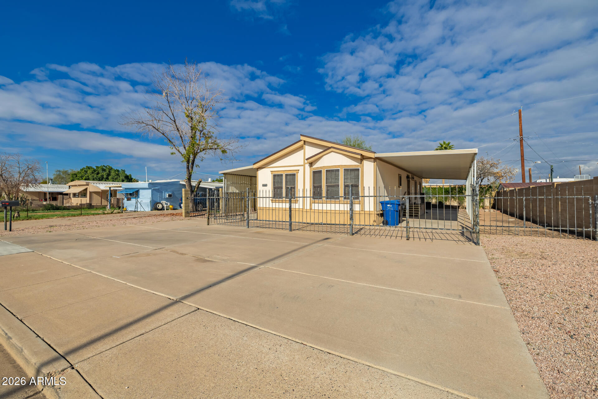 3952 E BIRCHWOOD Avenue