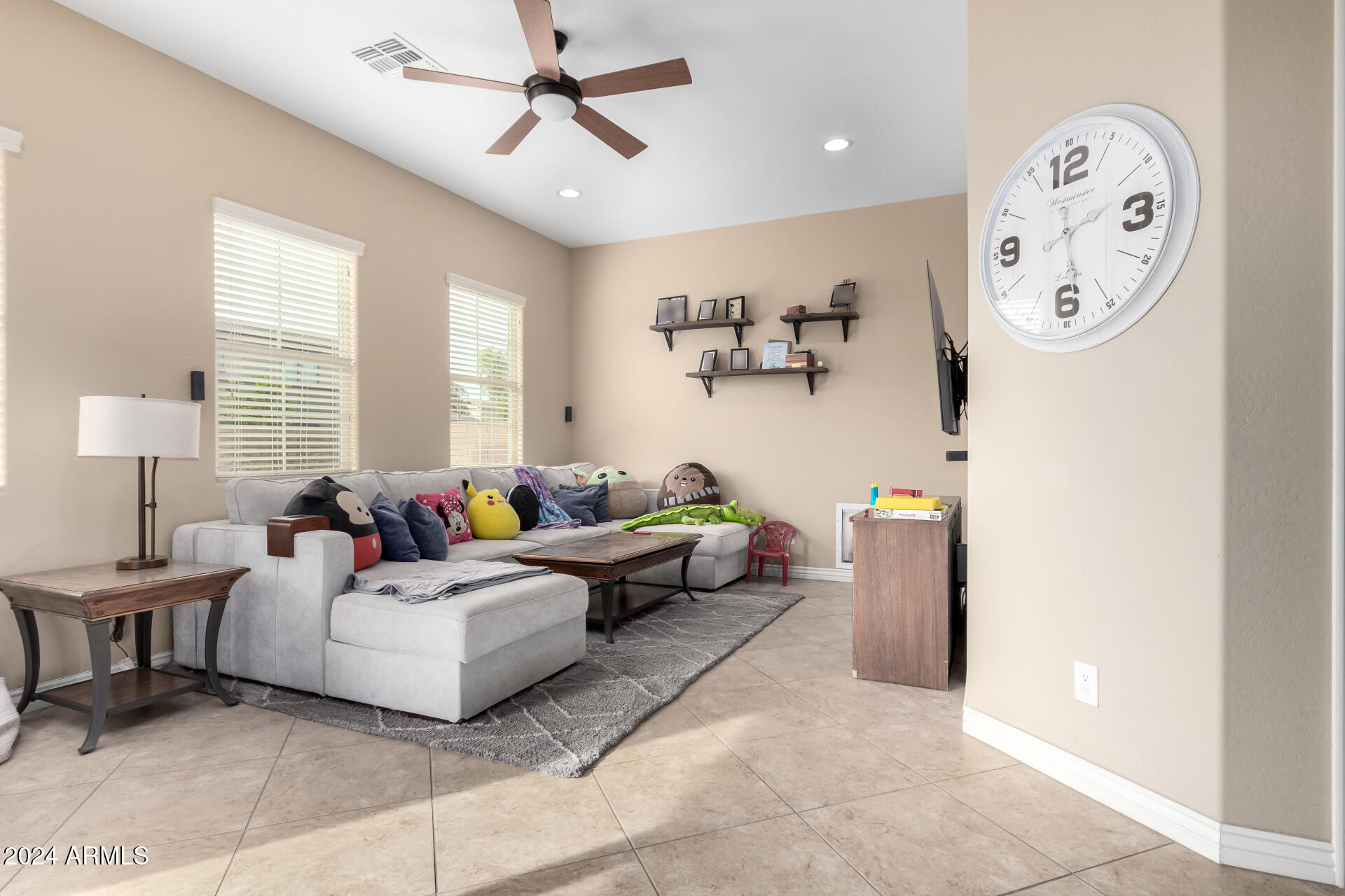 2072 S NAVAJO Court
