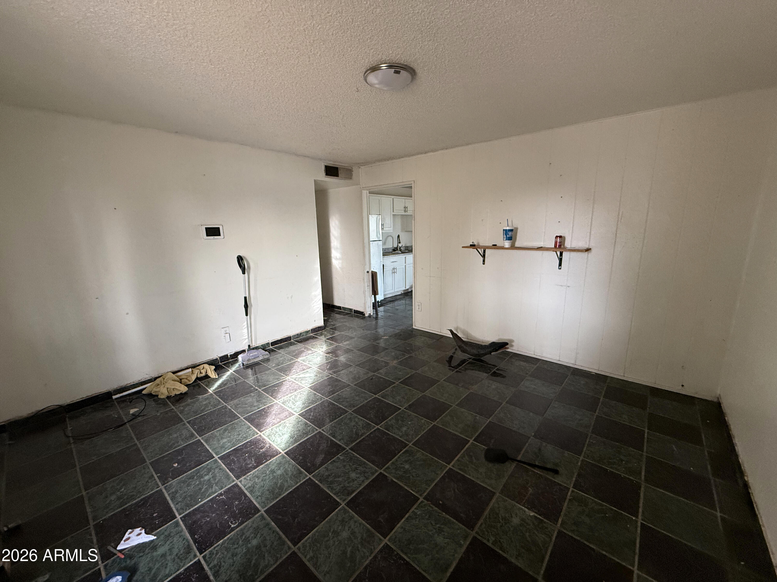 6624 W COLUMBUS Avenue