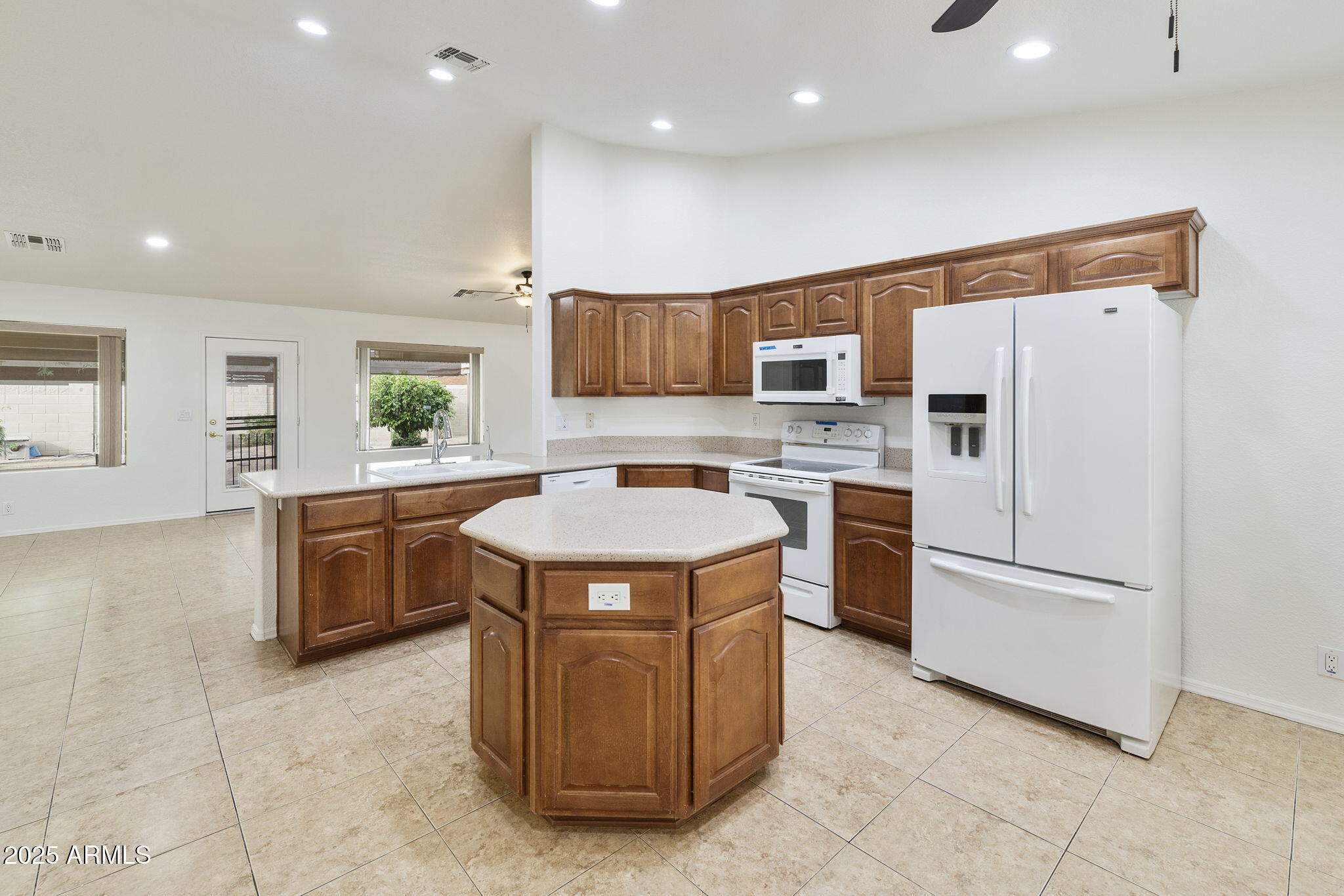 2730 S WILLOW WOOD Avenue