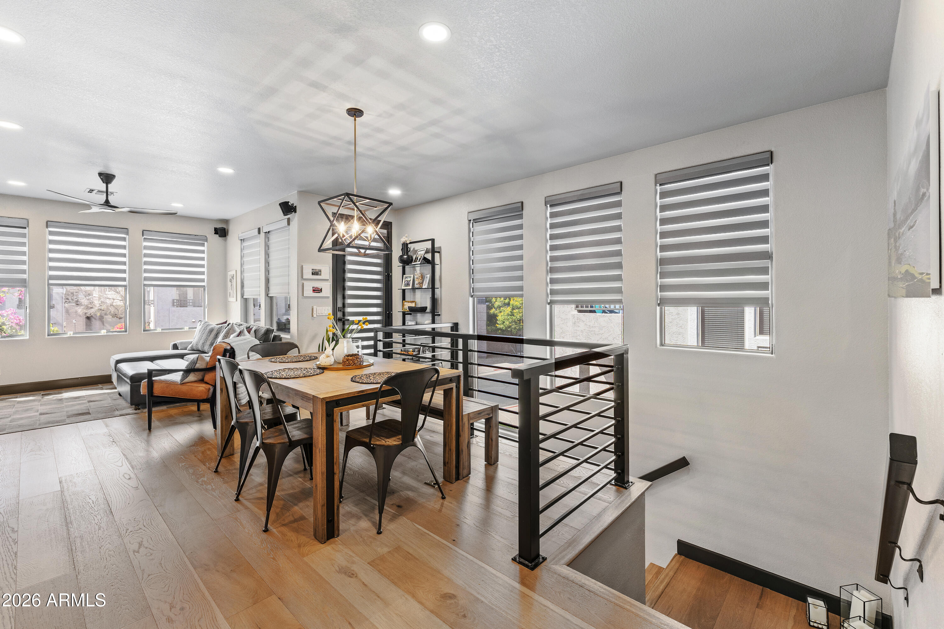 15221 N CLUBGATE Drive 2077