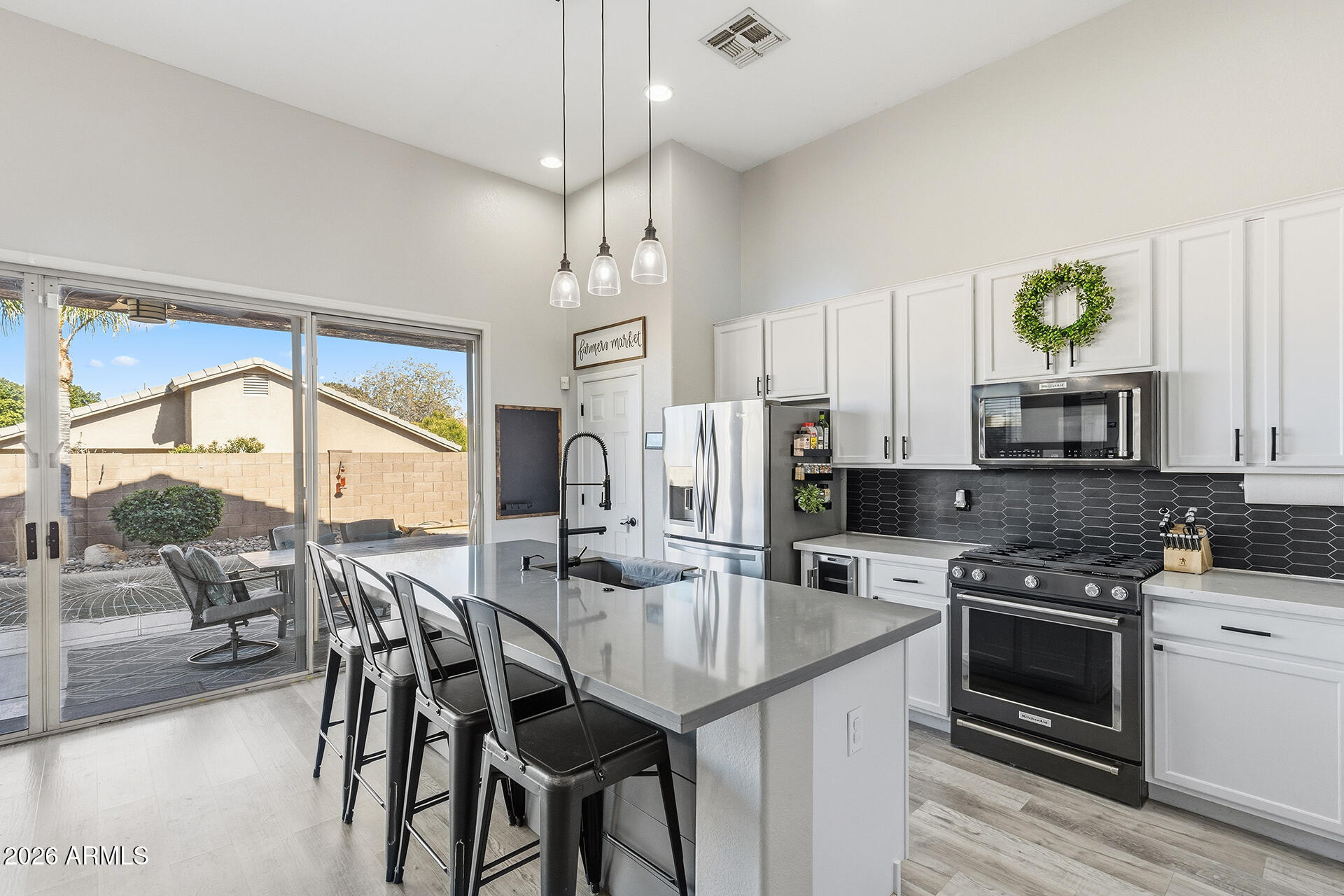 6036 E ROLAND Street