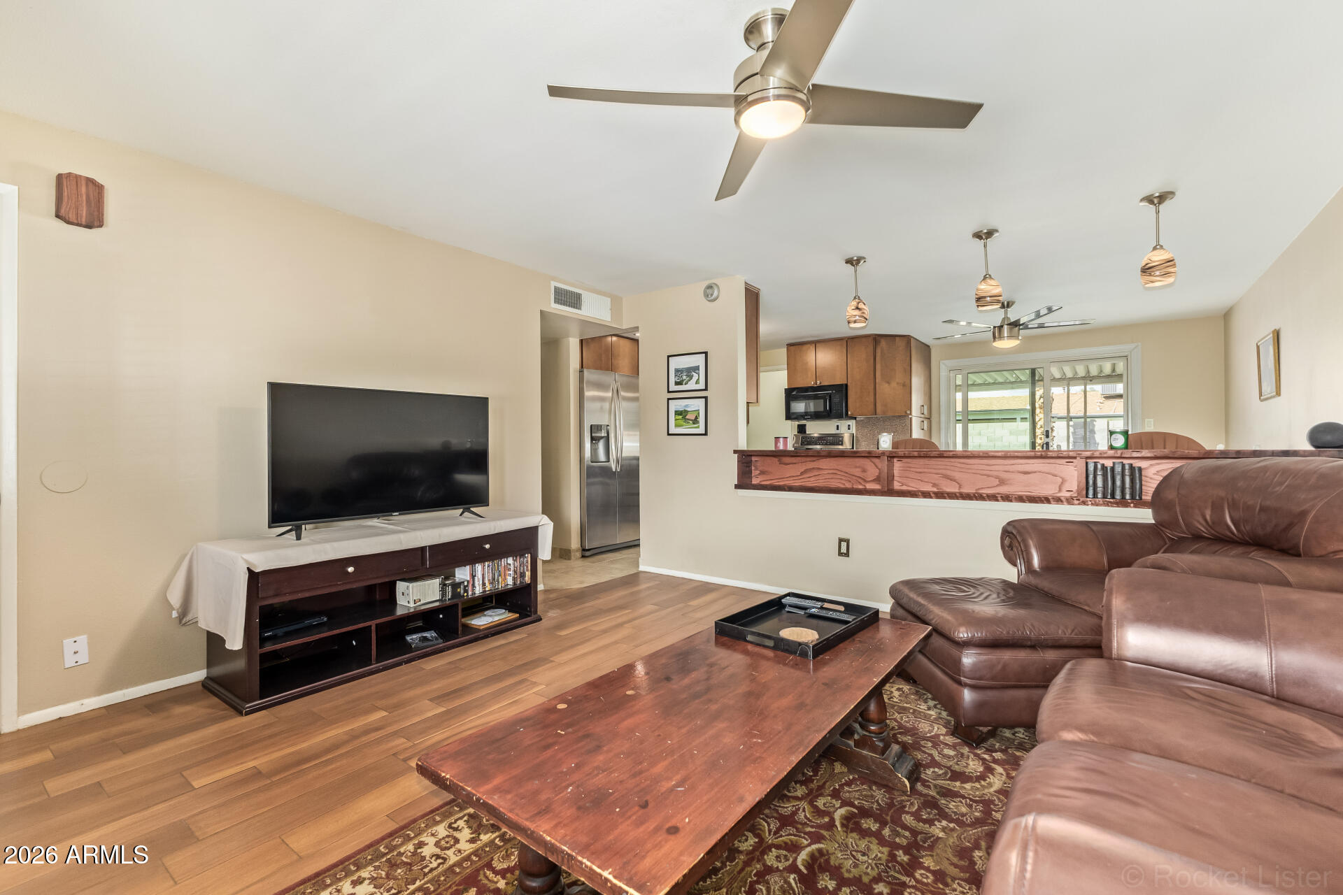 3932 E SURREY Avenue