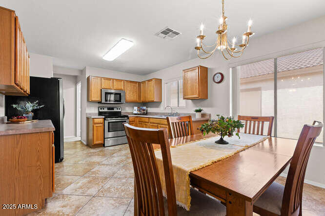 11402 W HUTTON Drive