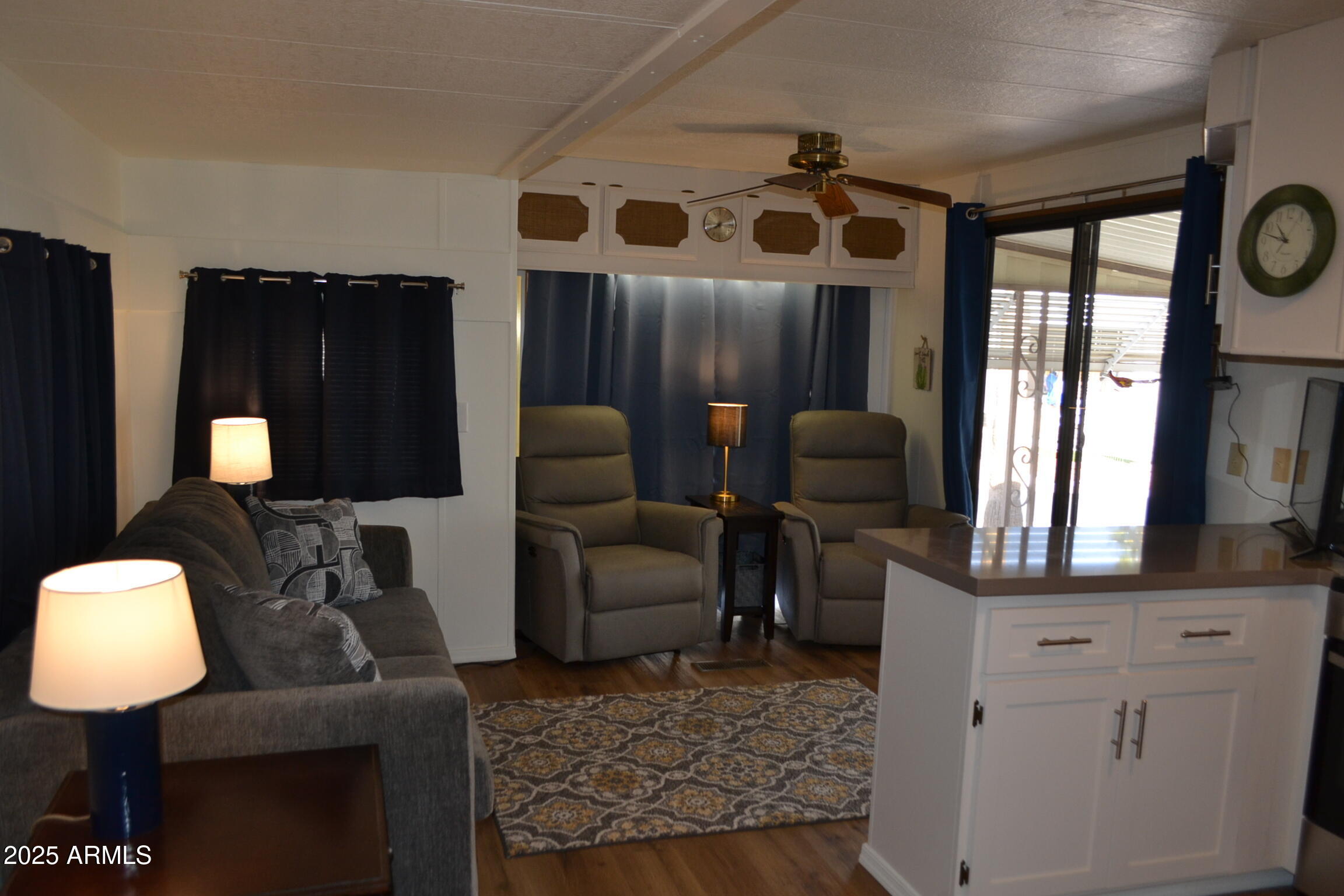 1371 W Chesapeake --