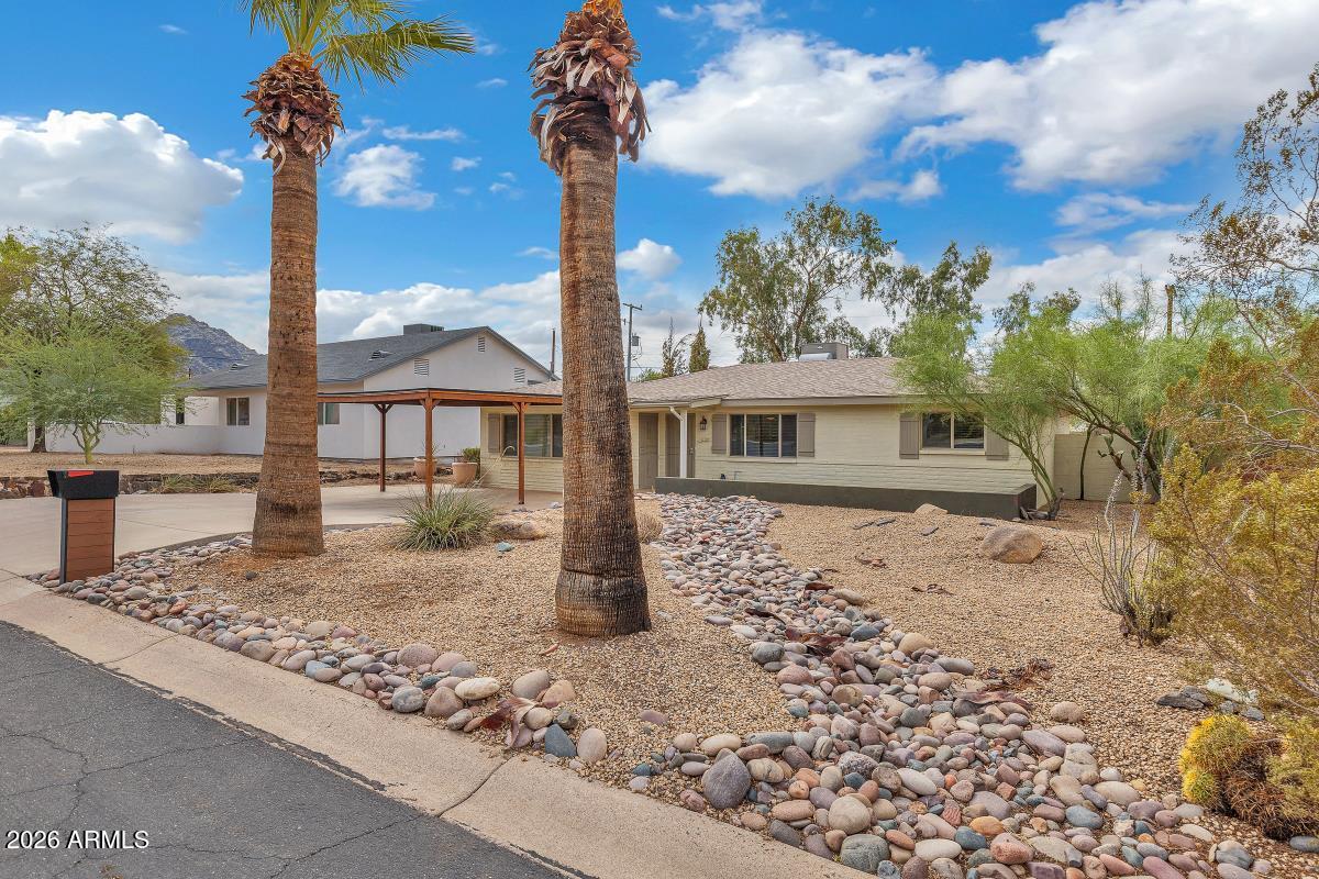 1445 E EL CAMINO Drive