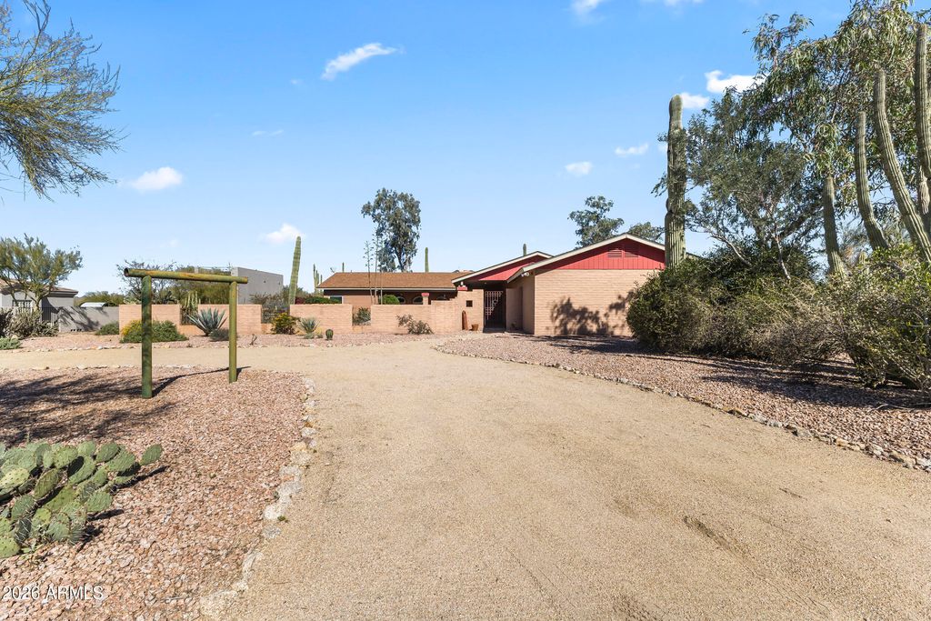Photo of 6522 E Lonesome Trail, Cave Creek, AZ 85331 (MLS # 6980991)