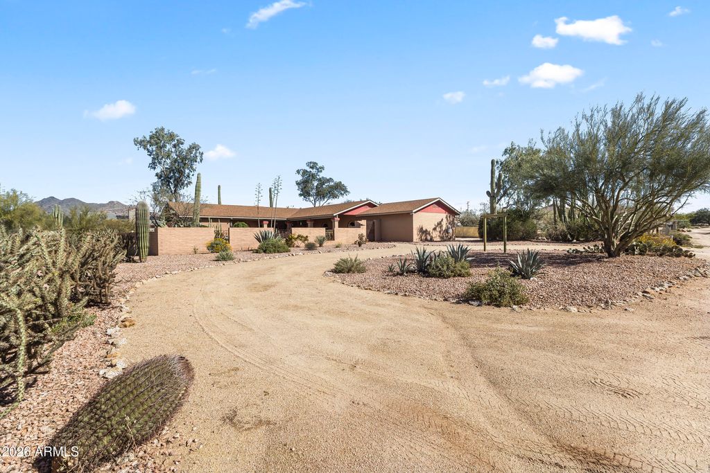 Photo of 6522 E Lonesome Trail, Cave Creek, AZ 85331 (MLS # 6980991)