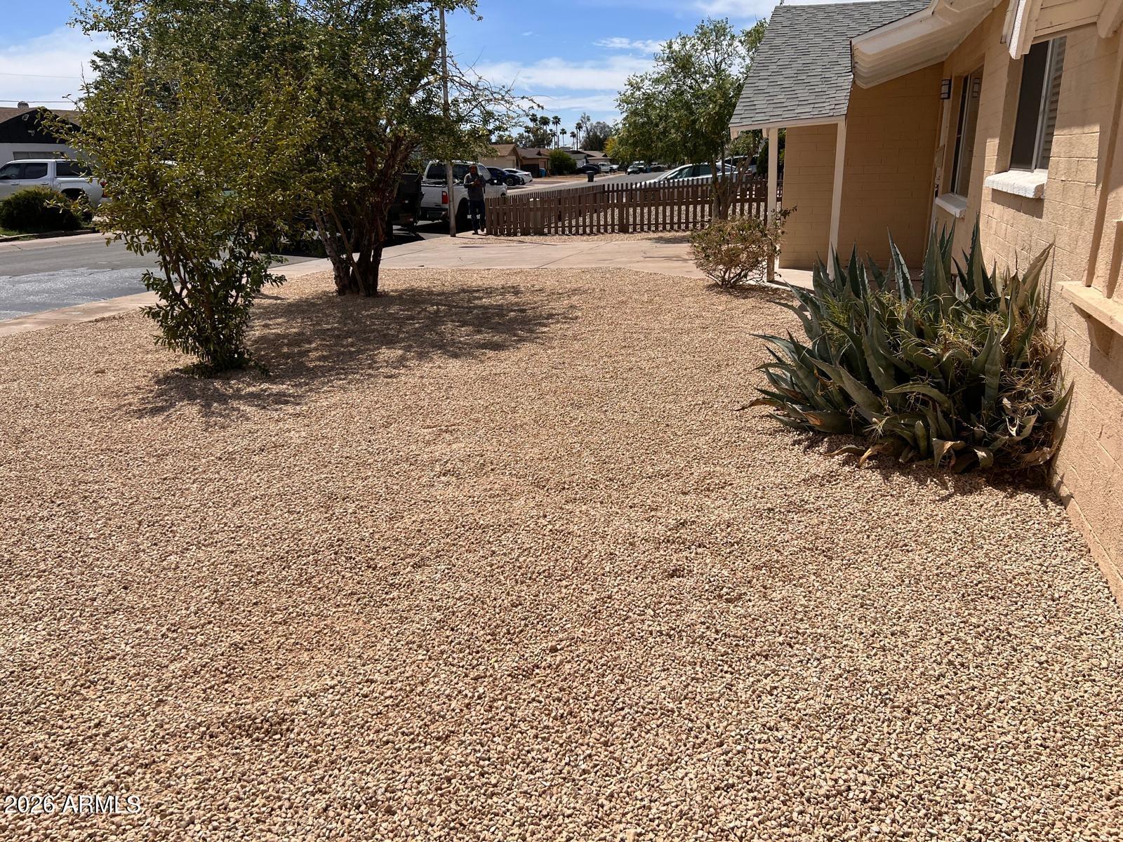 3136 W VOLTAIRE Avenue