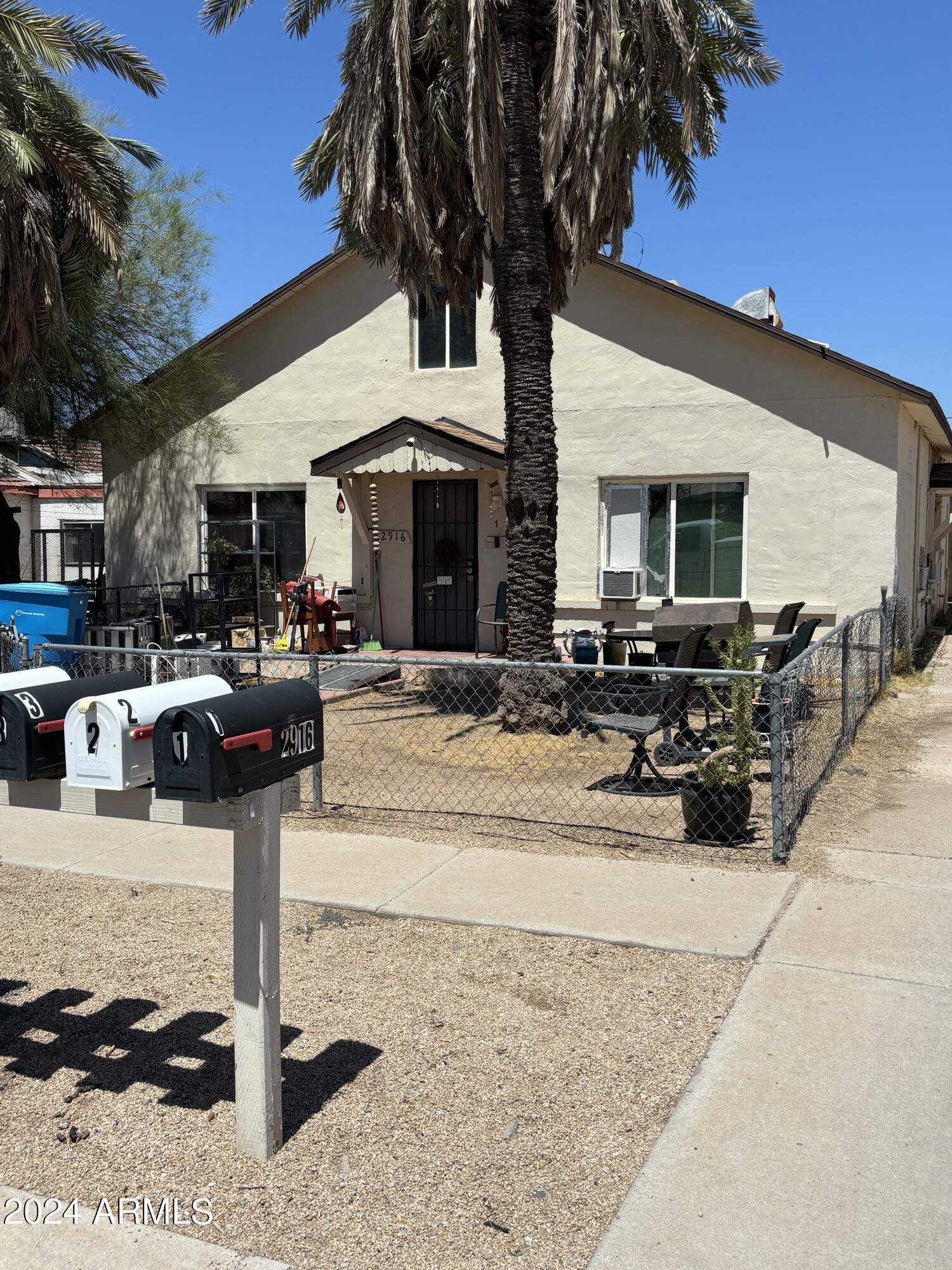 2916 E MONROE Street