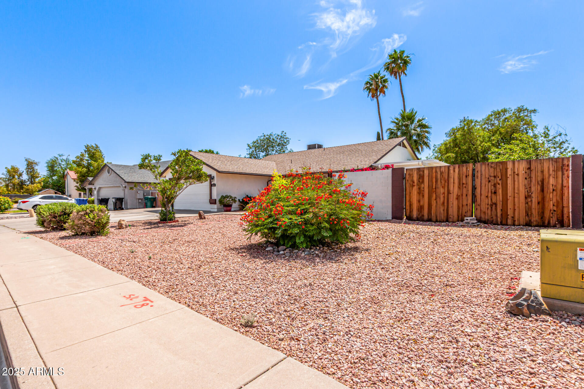 2230 N LOS ALAMOS --