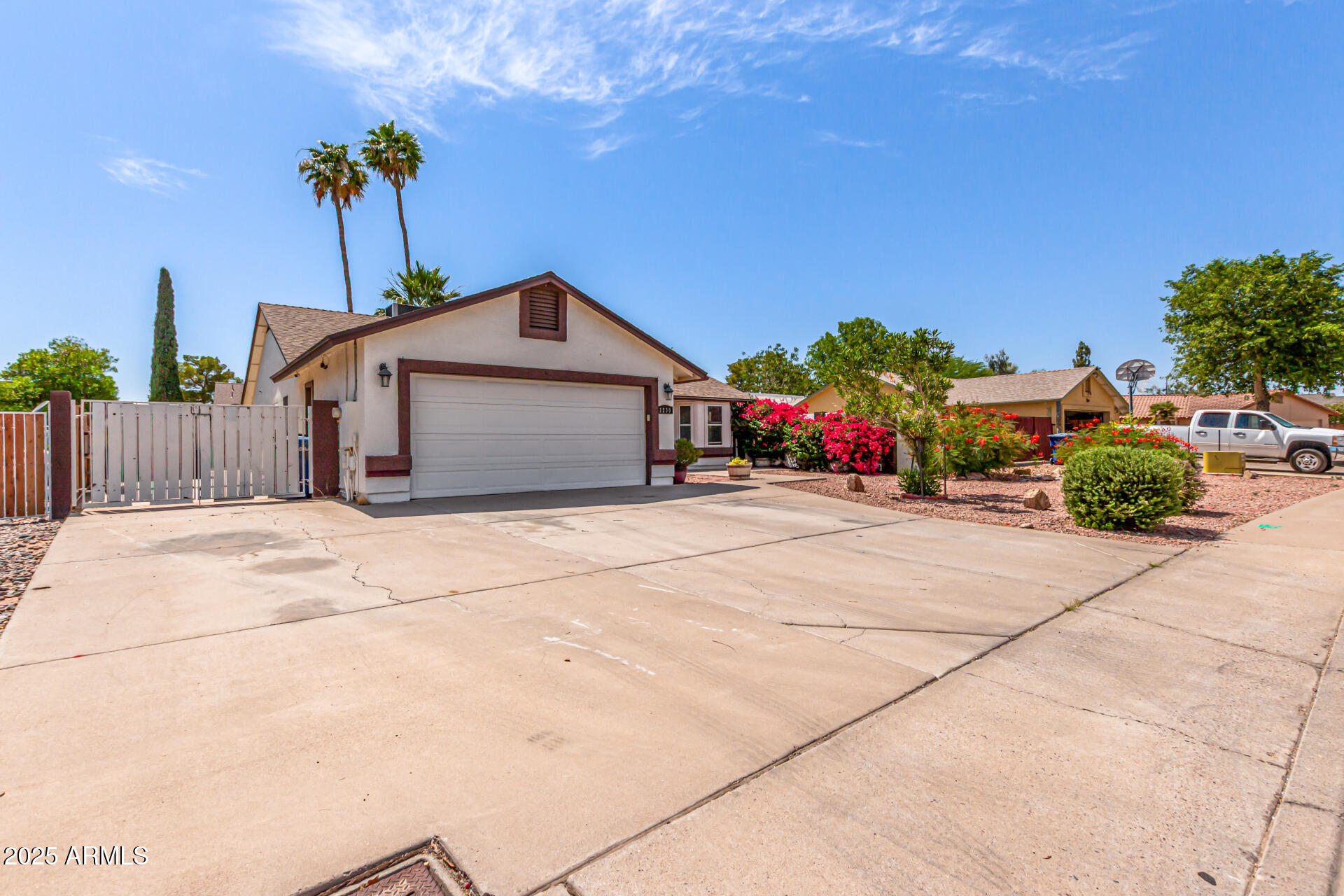 2230 N LOS ALAMOS --