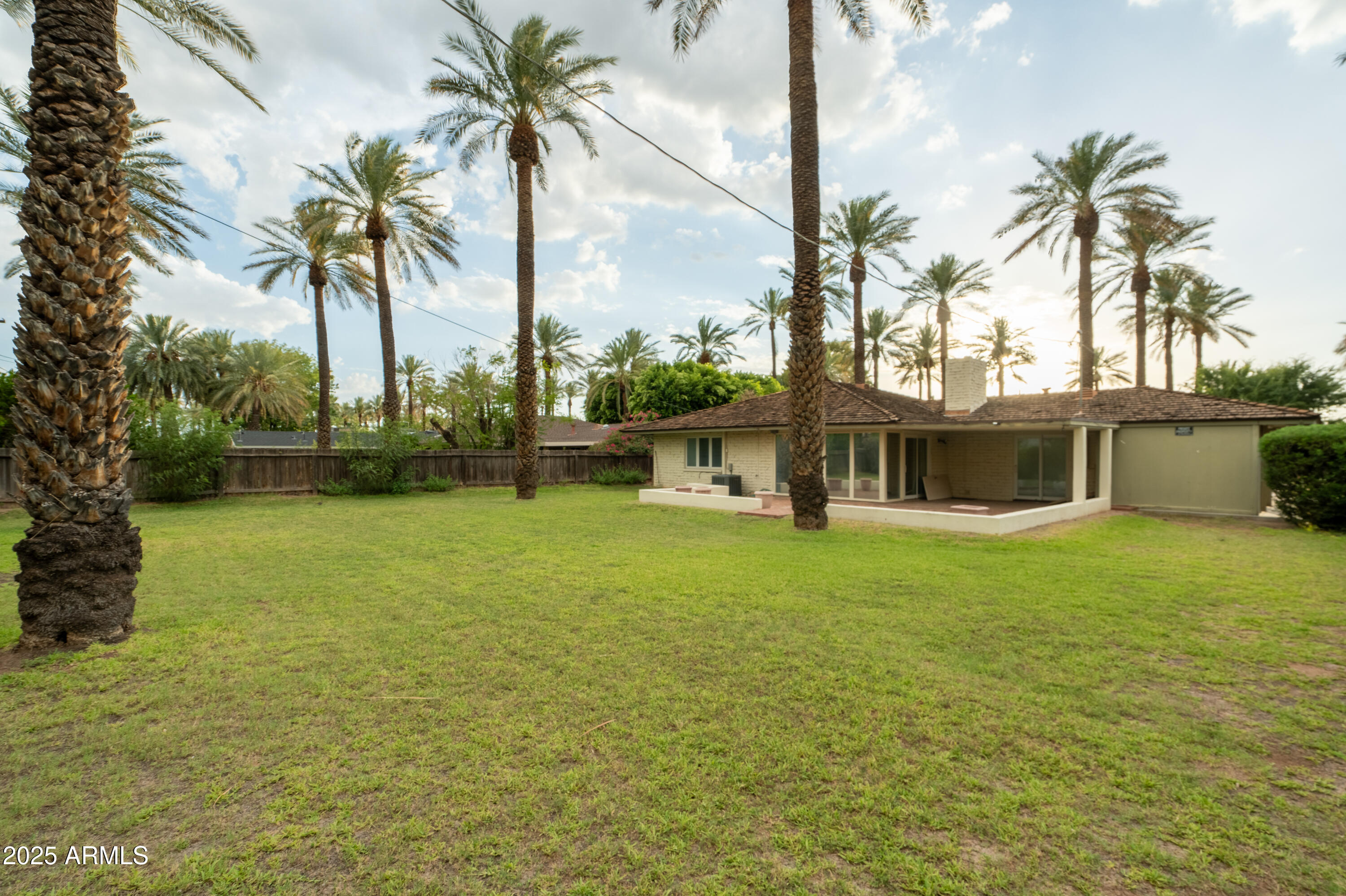 4443 N 46th Place