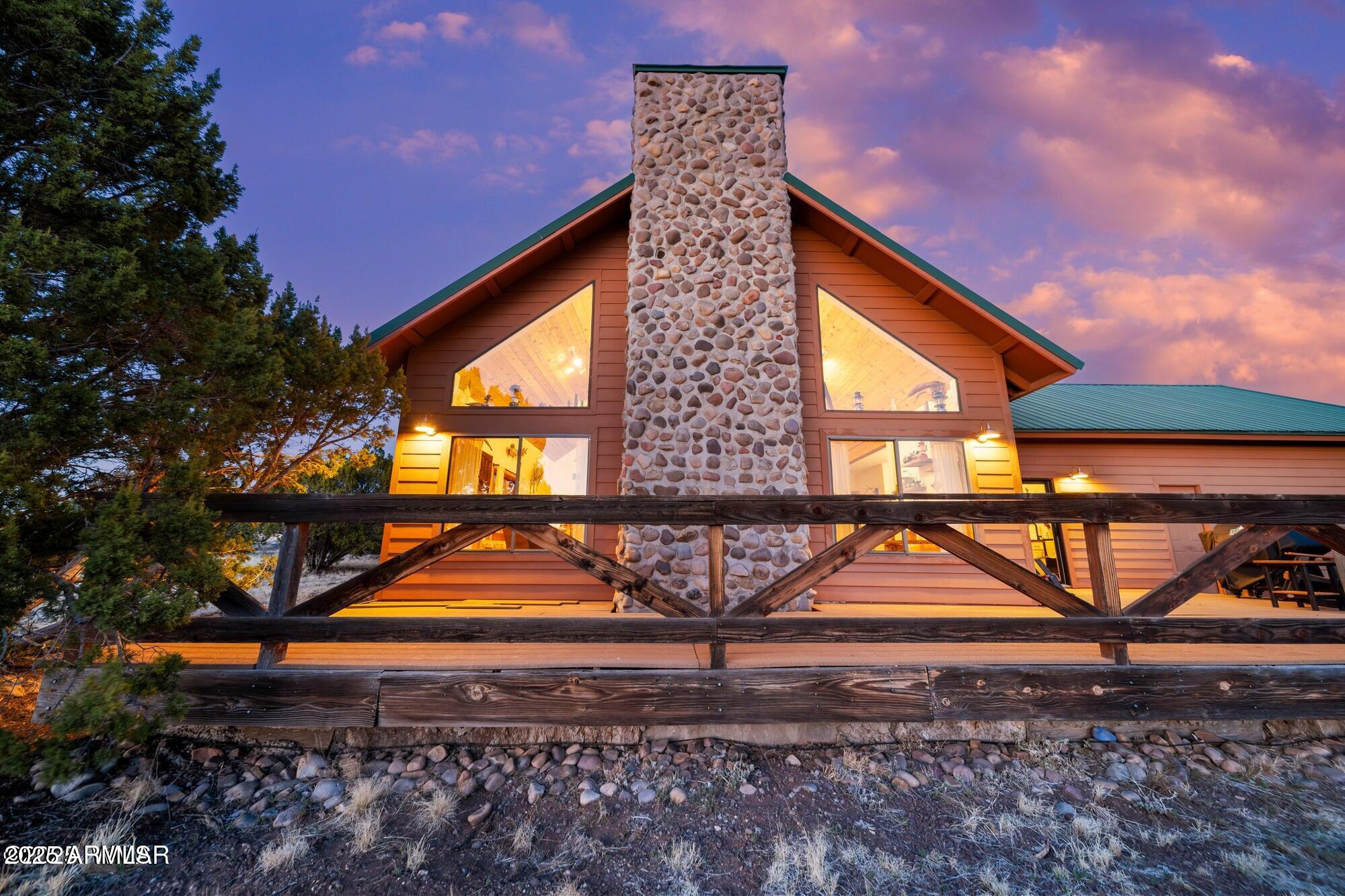 1923 CREEKSIDE Circle