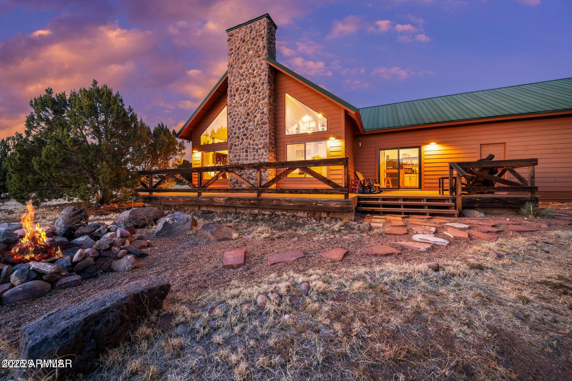 1923 CREEKSIDE Circle