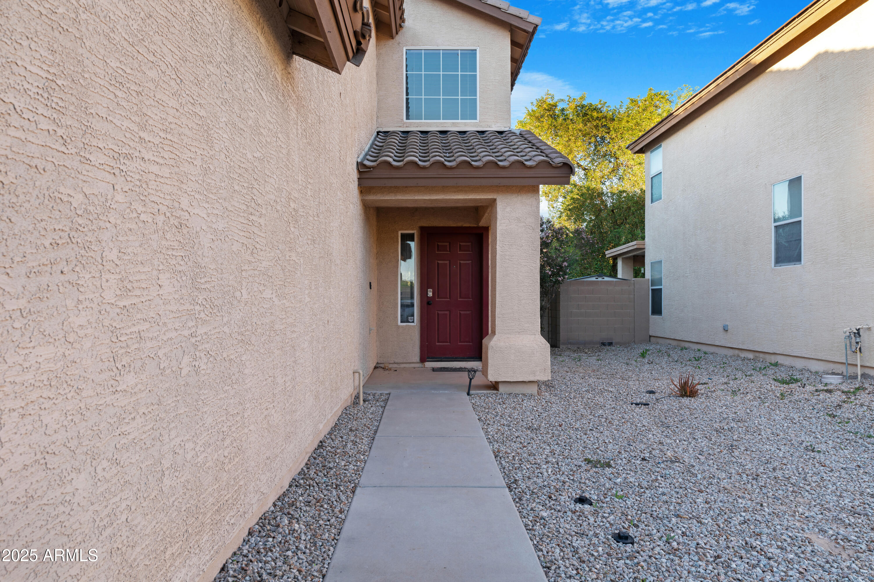 1718 W ROOSEVELT Avenue