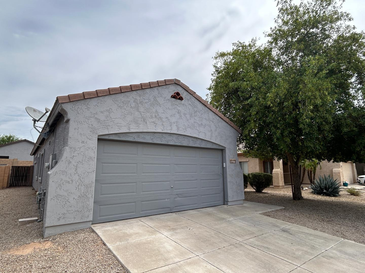 17190 W DESERT Lane