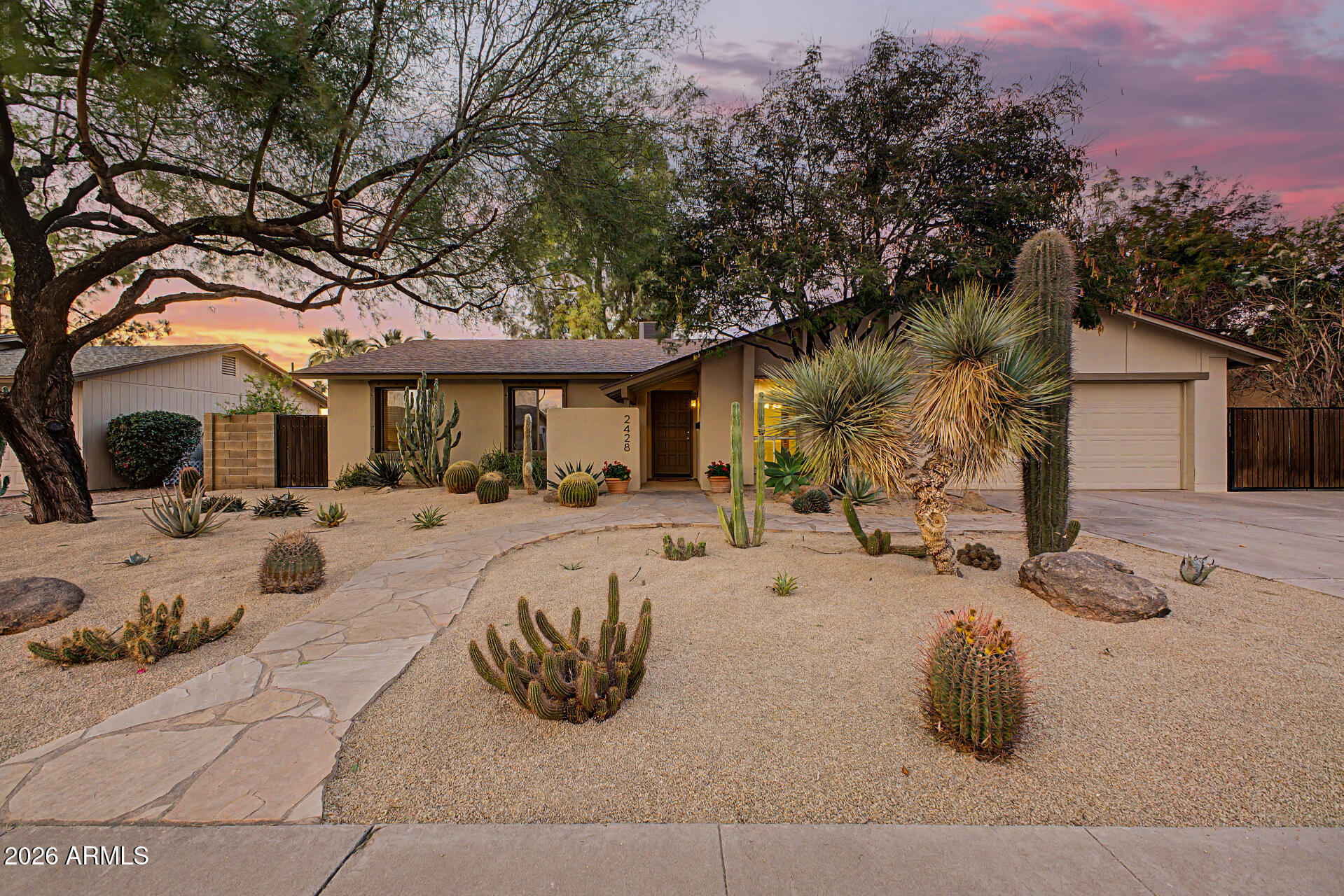 TEMPE ROYAL PALMS 10 - Residential