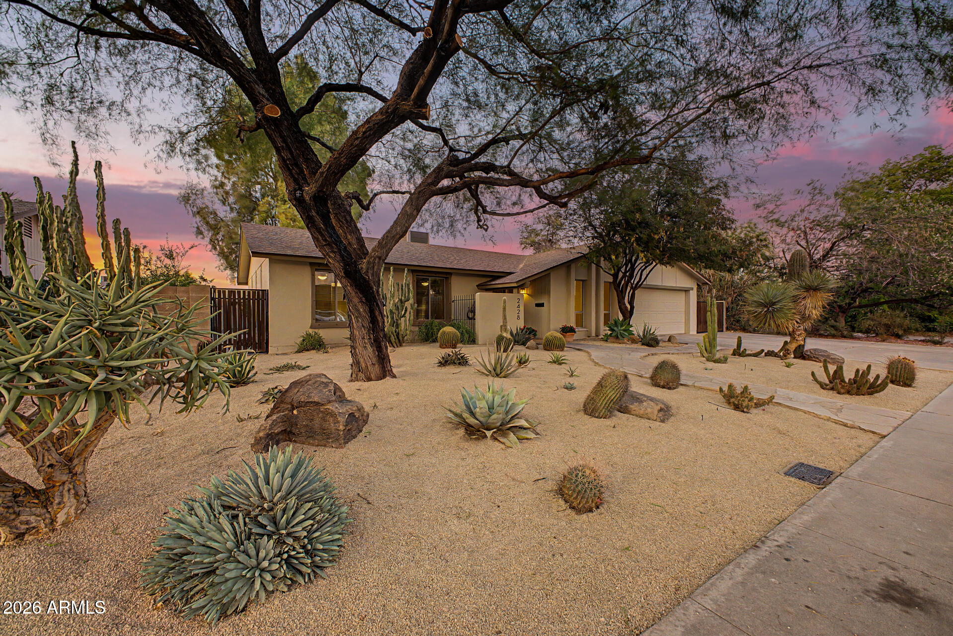 TEMPE ROYAL PALMS 10 - Residential
