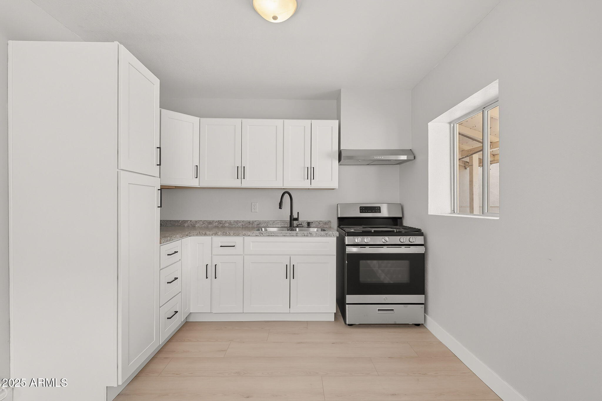 536 W LINCOLN Avenue