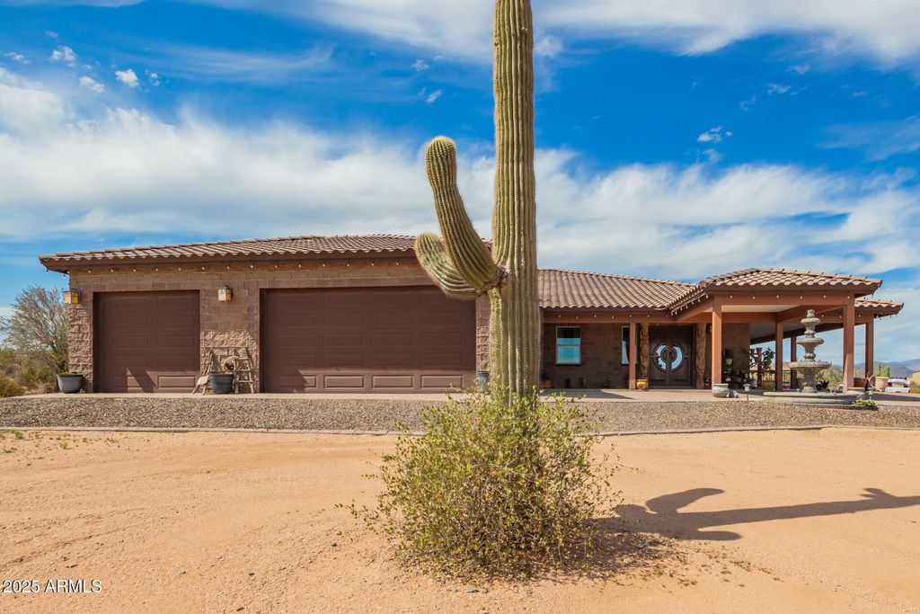 Photo of 17024 E Lone Mountain Road, Rio Verde, AZ 85263 (MLS # 6924858)