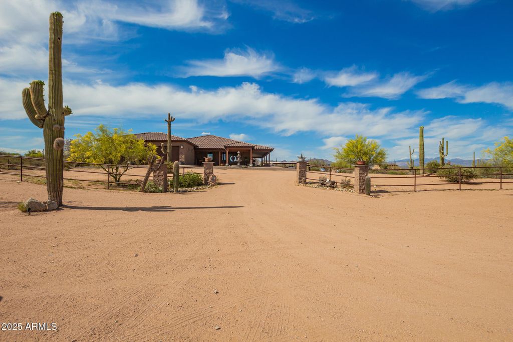 Photo of 17024 E Lone Mountain Road, Rio Verde, AZ 85263 (MLS # 6924858)