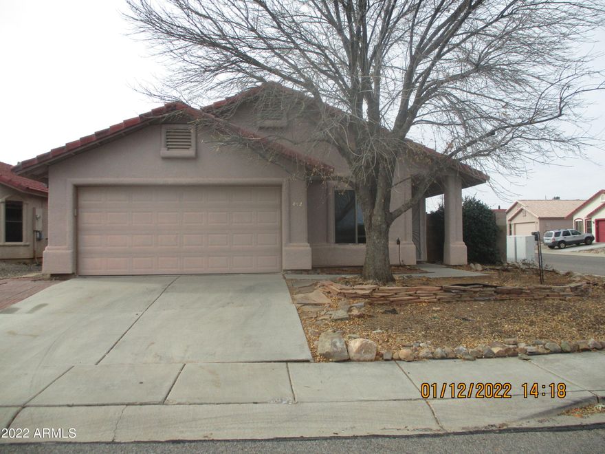 This split floor plan 4-bedroom home sits on a spacious corner lot in a cul-de-sac. Very desirable neighborhood close to schools, shopping and restaurants. Neighborhood Park located just minutes away! Fully enclosed patio with plenty of backyard space to enjoy. Come check out this home before it is GONE!
