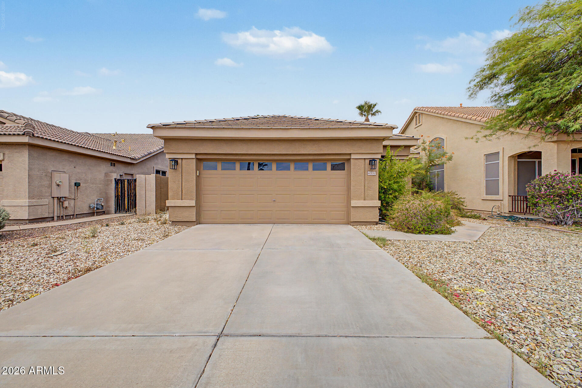 6932 W BLACKHAWK Drive