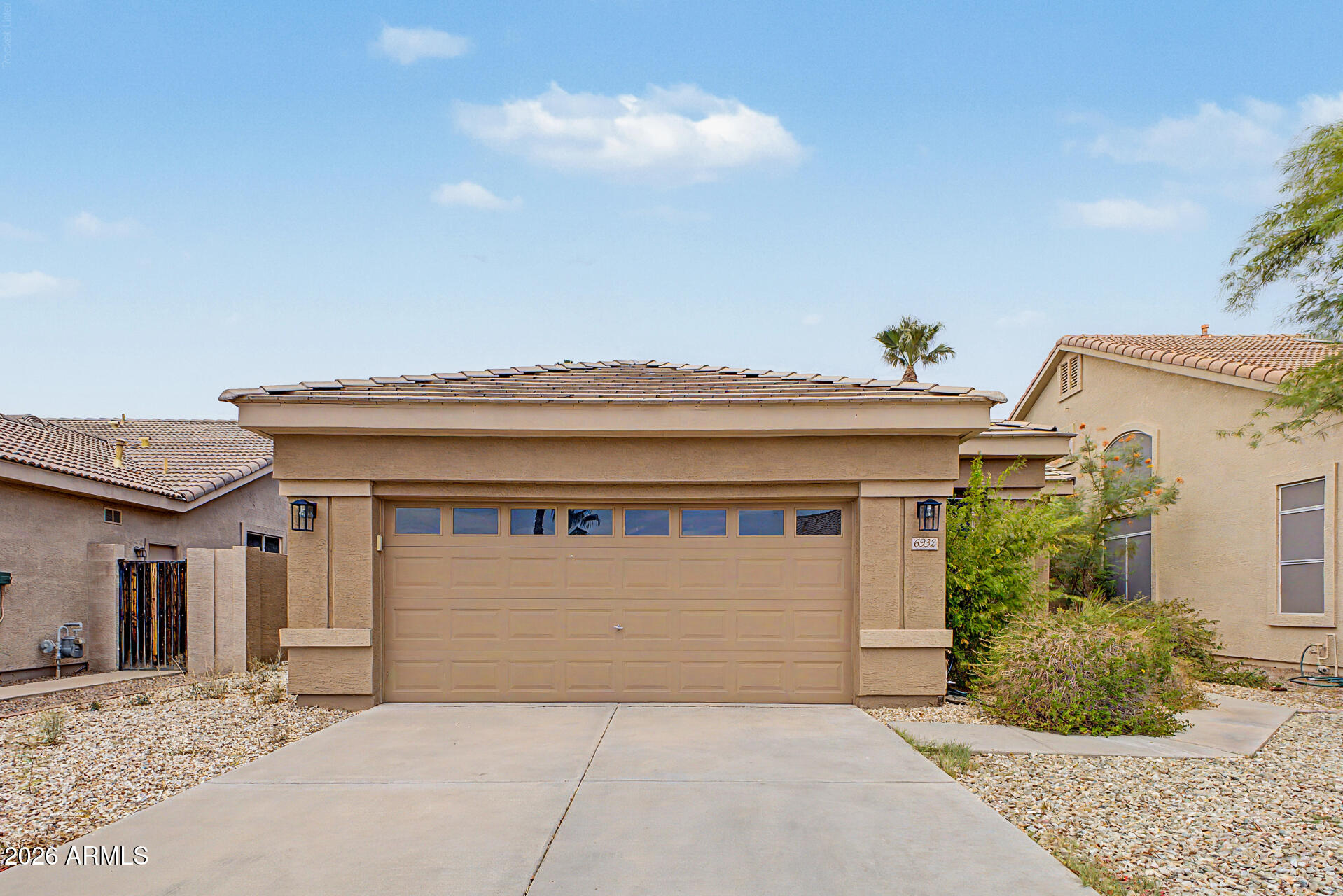 6932 W BLACKHAWK Drive