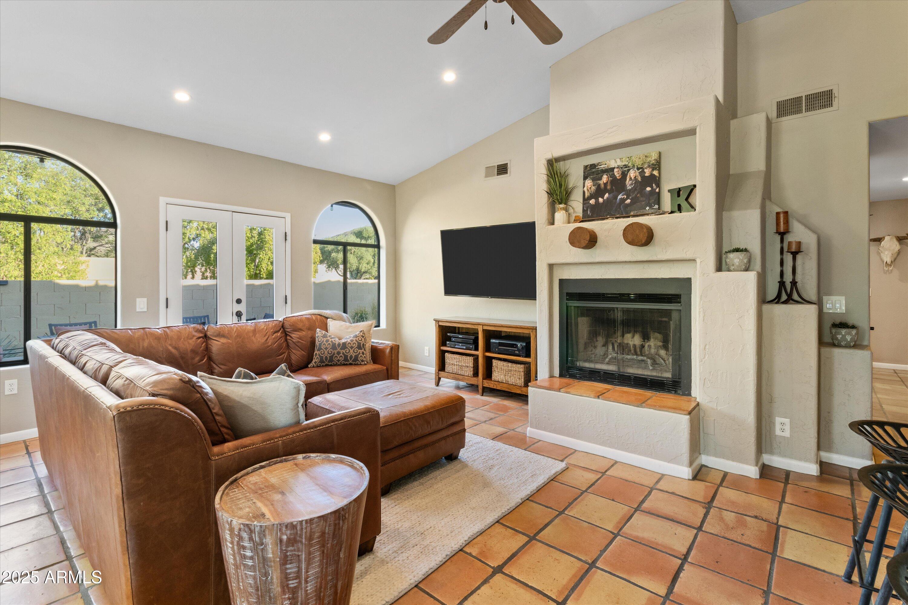 Phoenix, Arizona 85028, United States, 4 Bedrooms Bedrooms, ,3 BathroomsBathrooms,Residential,Pending,17155