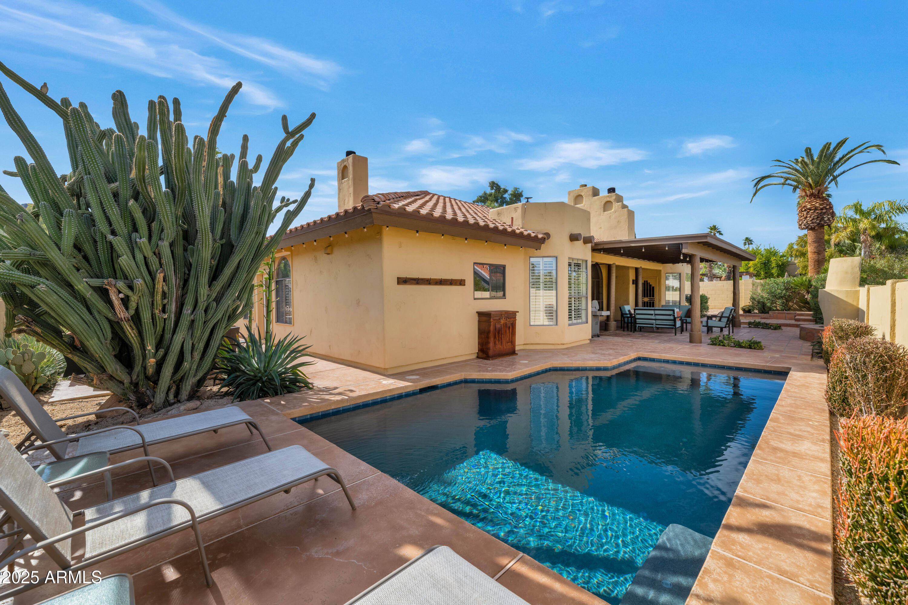 Phoenix, Arizona 85028, United States, 4 Bedrooms Bedrooms, ,3 BathroomsBathrooms,Residential,Pending,17155