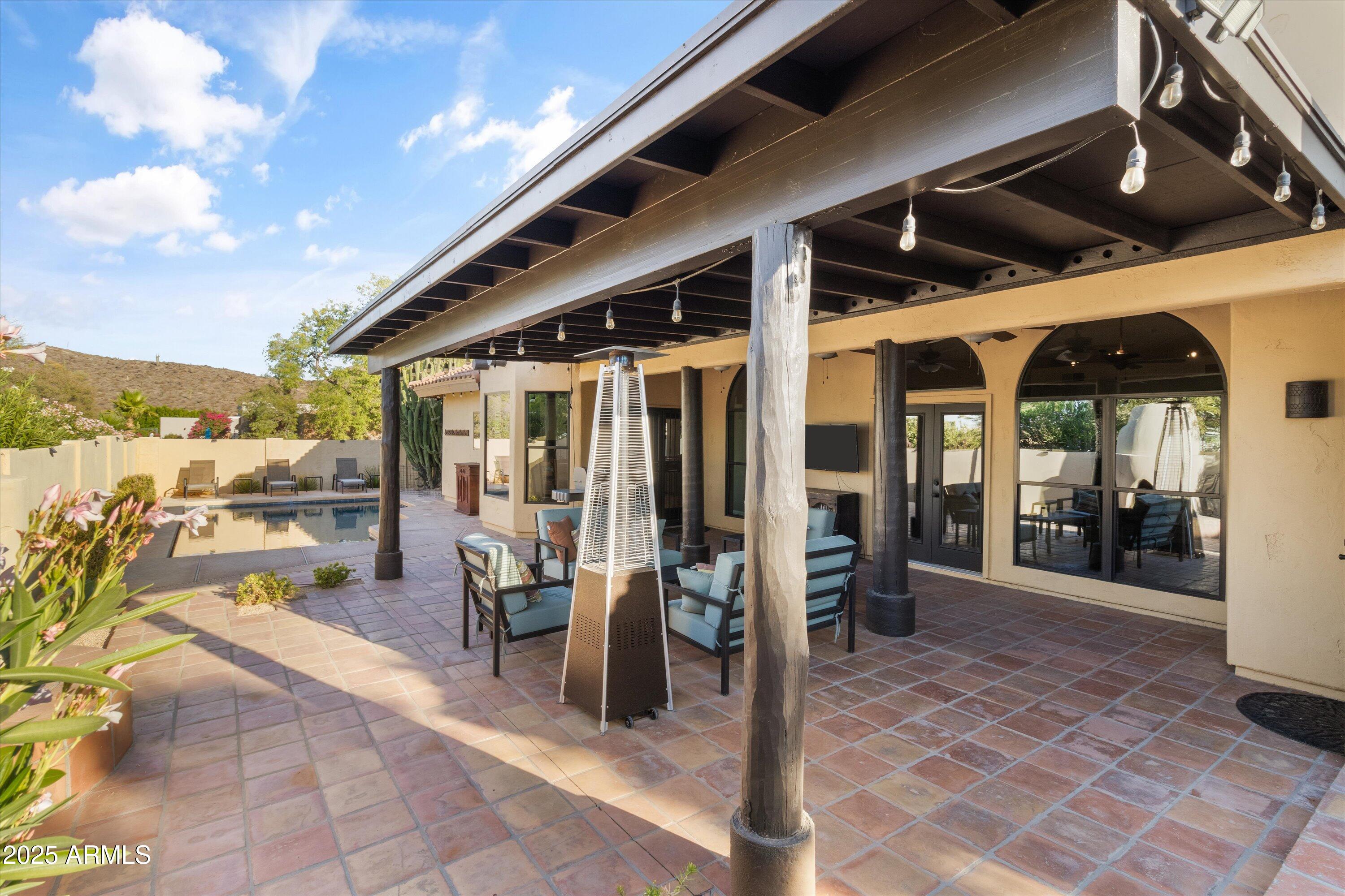 Phoenix, Arizona 85028, United States, 4 Bedrooms Bedrooms, ,3 BathroomsBathrooms,Residential,Pending,17155