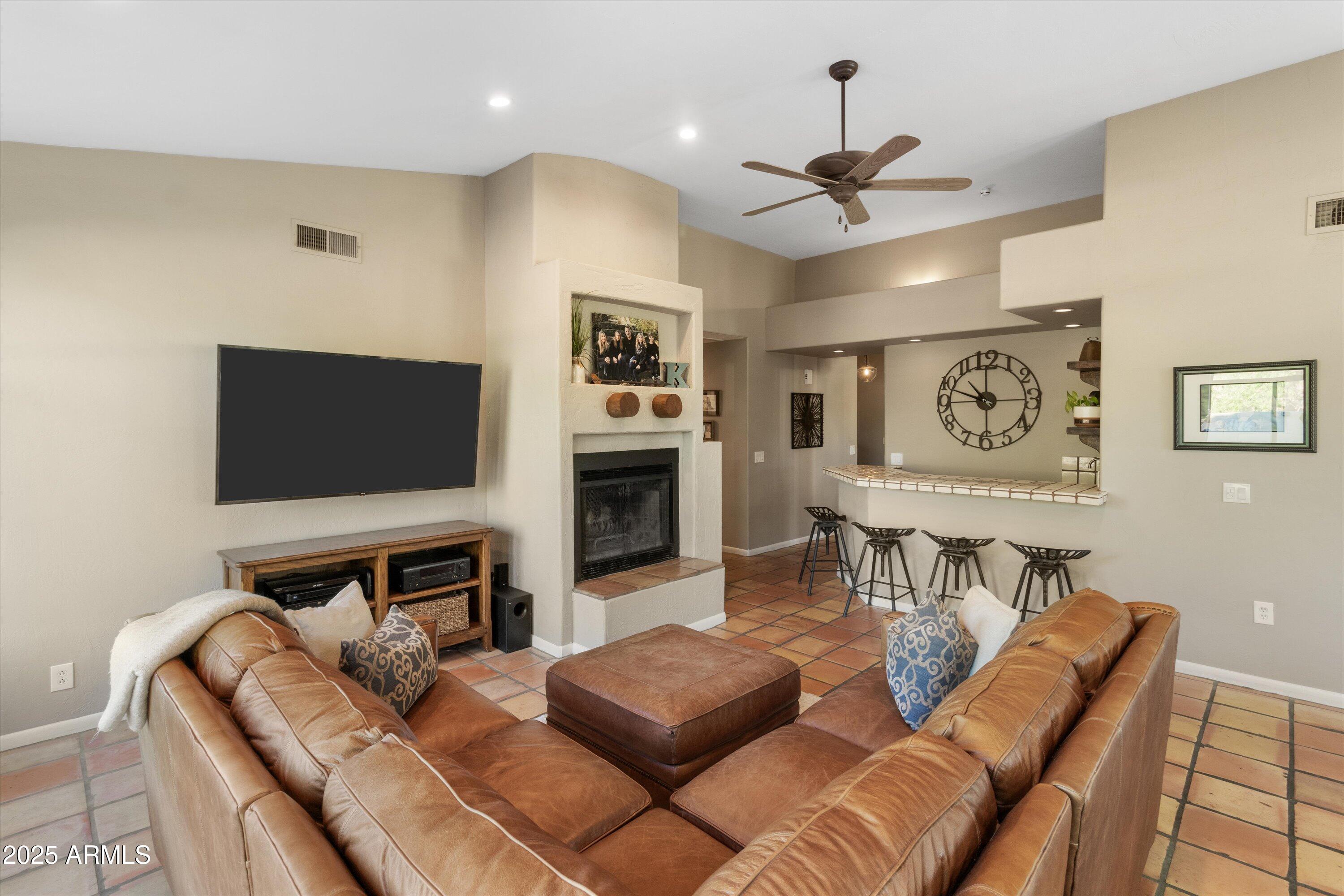 Phoenix, Arizona 85028, United States, 4 Bedrooms Bedrooms, ,3 BathroomsBathrooms,Residential,Pending,17155