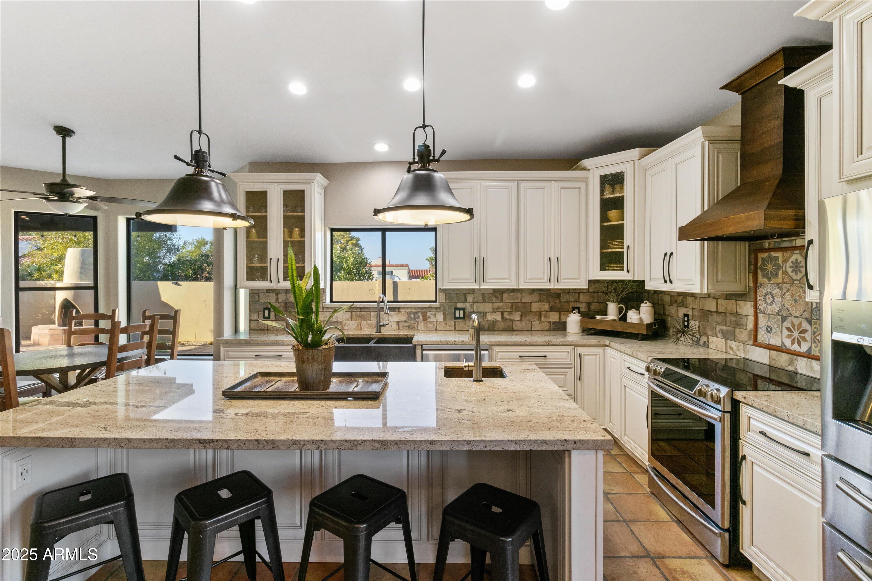 Phoenix, Arizona 85028, United States, 4 Bedrooms Bedrooms, ,3 BathroomsBathrooms,Residential,Pending,17155