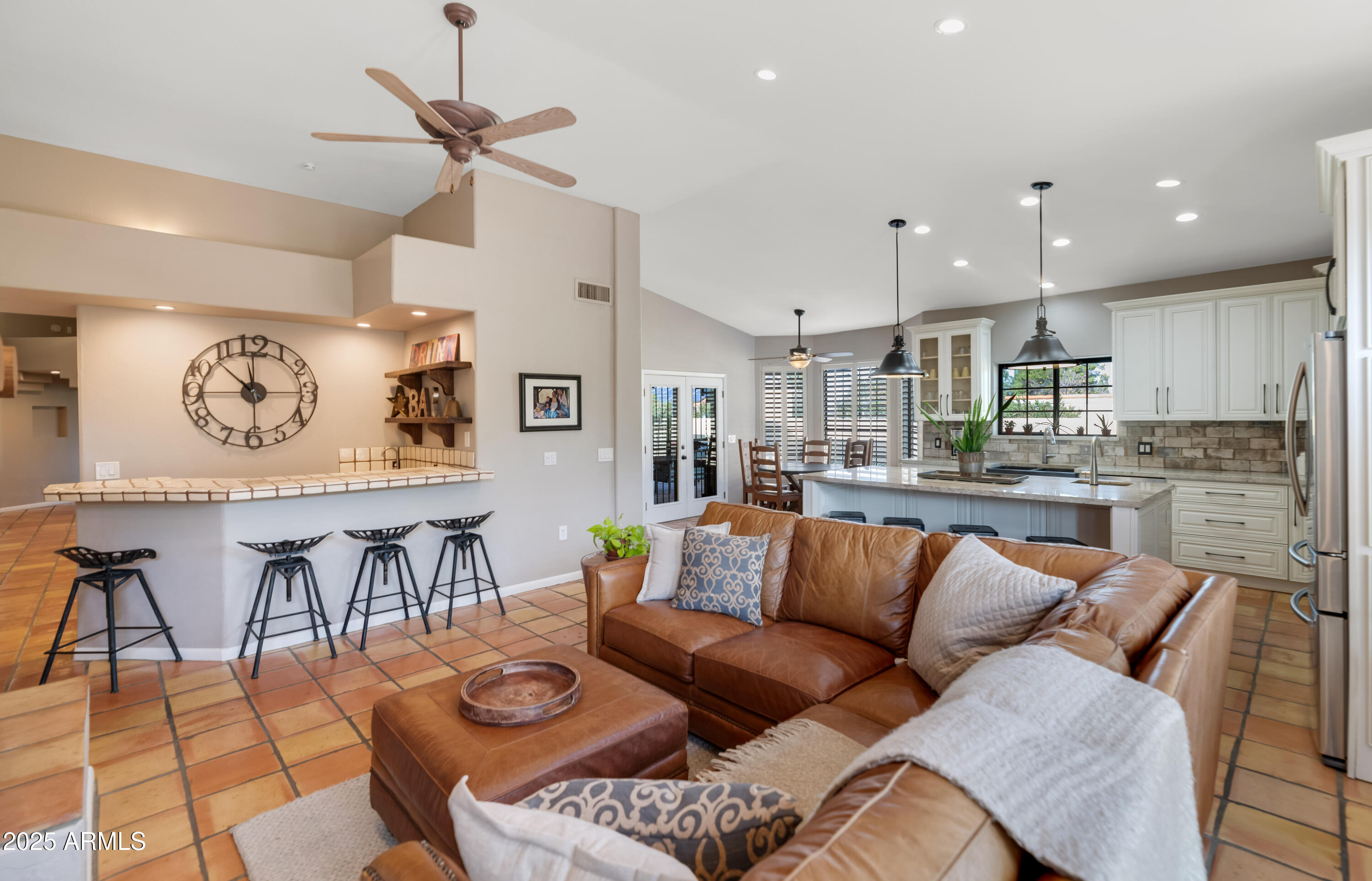 Phoenix, Arizona 85028, United States, 4 Bedrooms Bedrooms, ,3 BathroomsBathrooms,Residential,Pending,17155