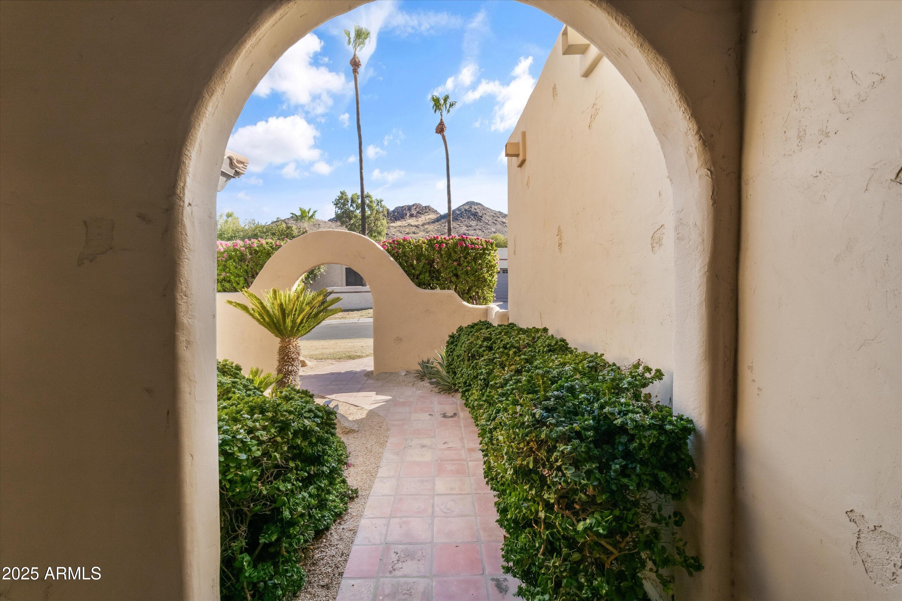 Phoenix, Arizona 85028, United States, 4 Bedrooms Bedrooms, ,3 BathroomsBathrooms,Residential,Pending,17155