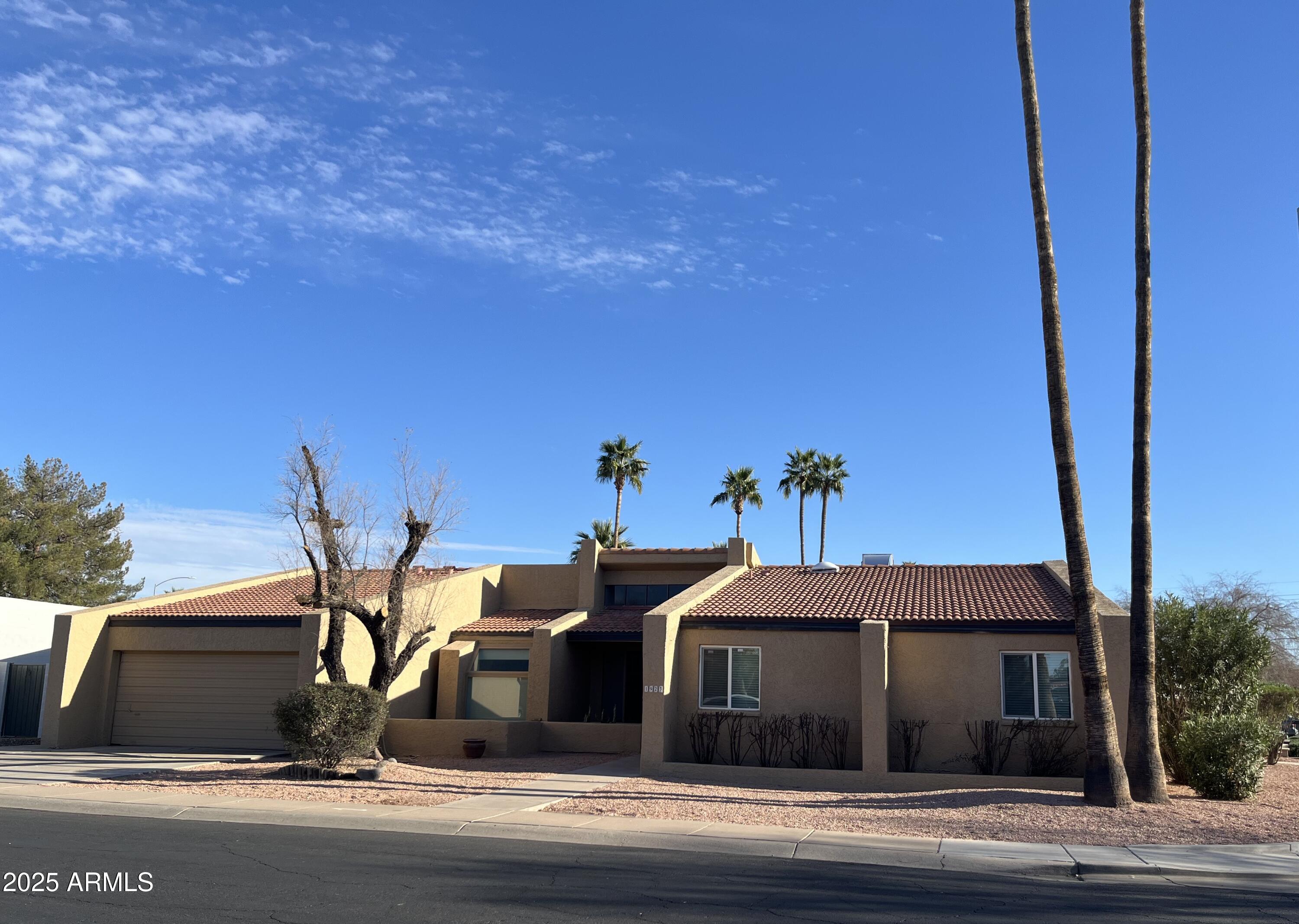 1923 W NOPAL Circle