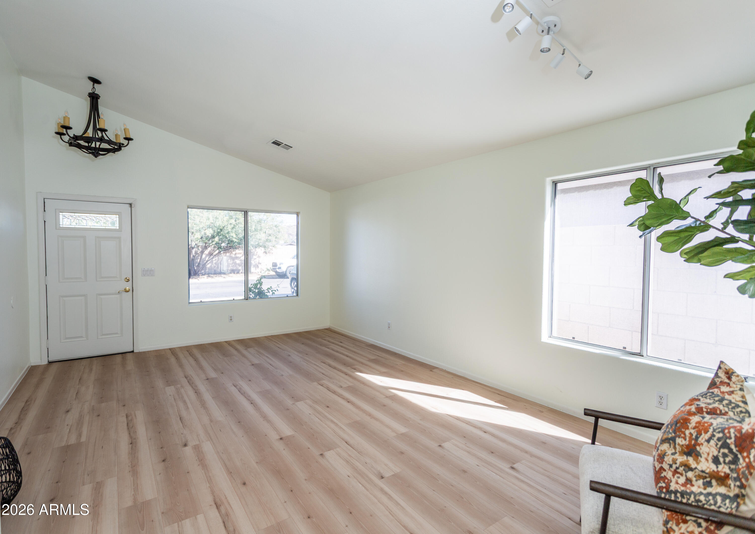 3053 W CAT BALUE Drive