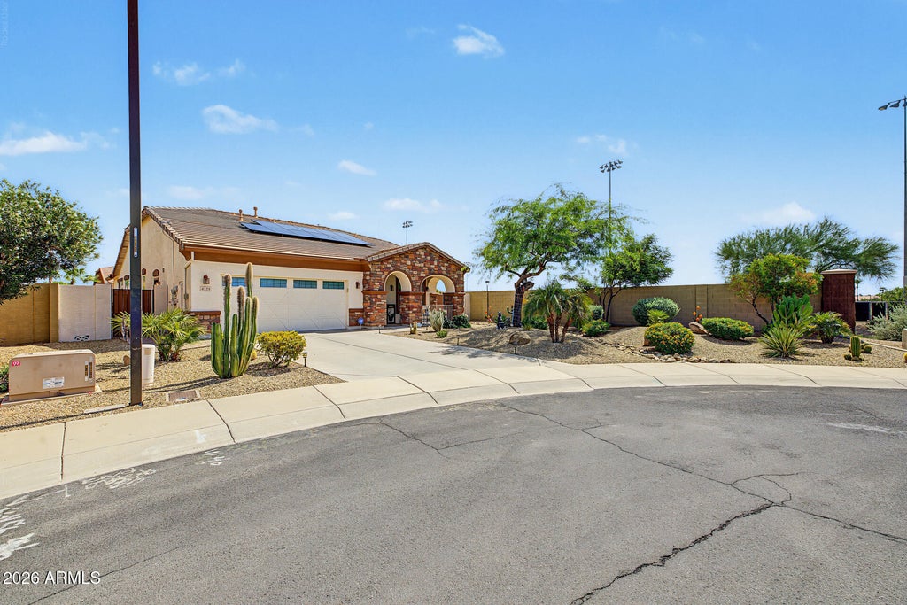 Photo of 4221 N 150th Drive, Goodyear, AZ 85395 (MLS # 7083931)