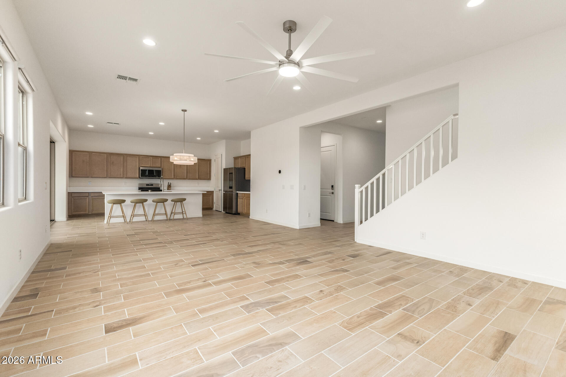 10147 E THUNDERBOLT Avenue