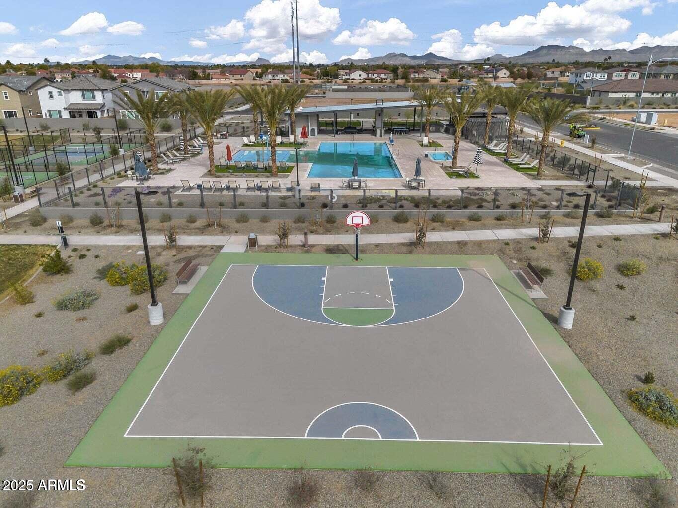 8259 E PRAIRIE Avenue