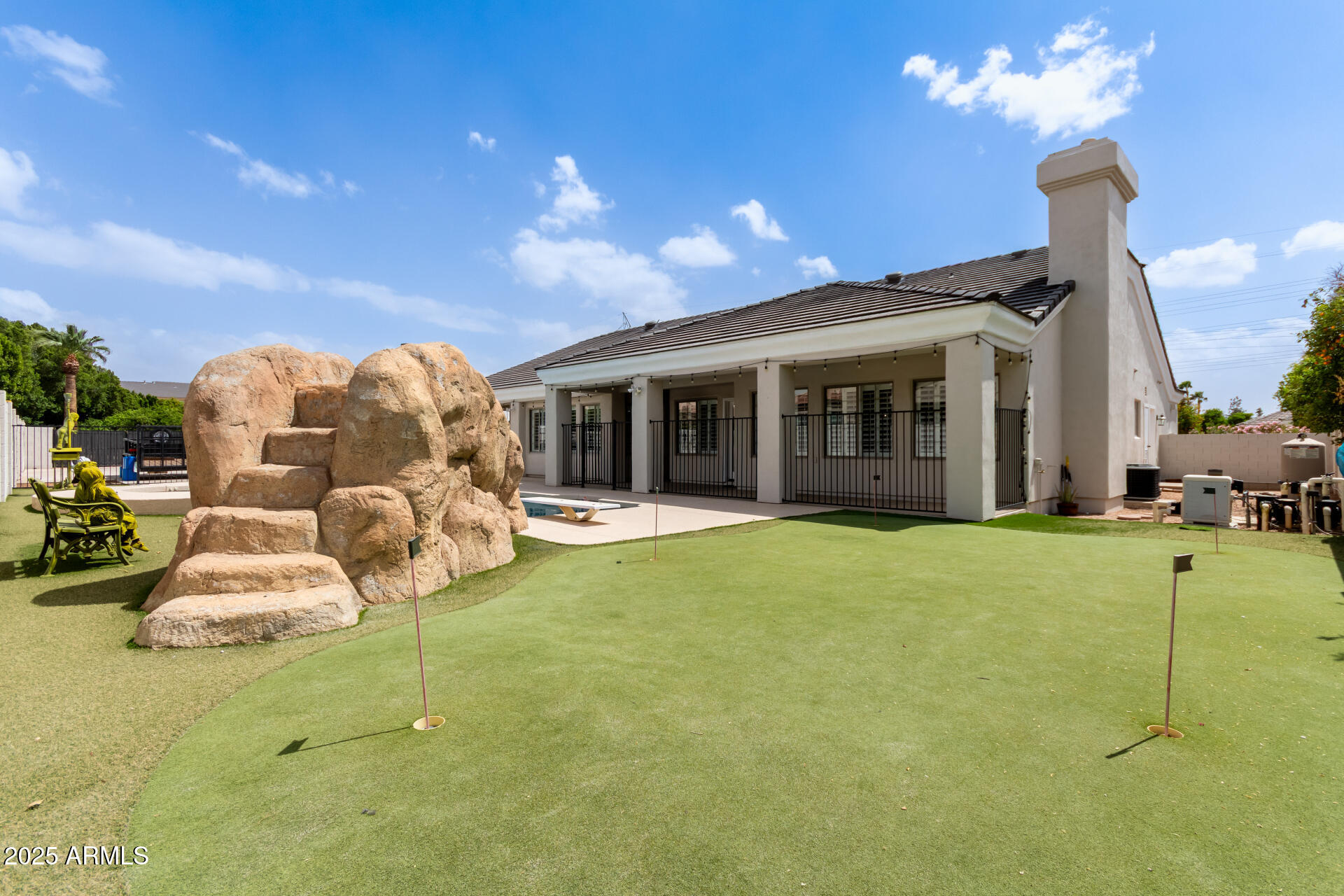 3528 E DECATUR Street