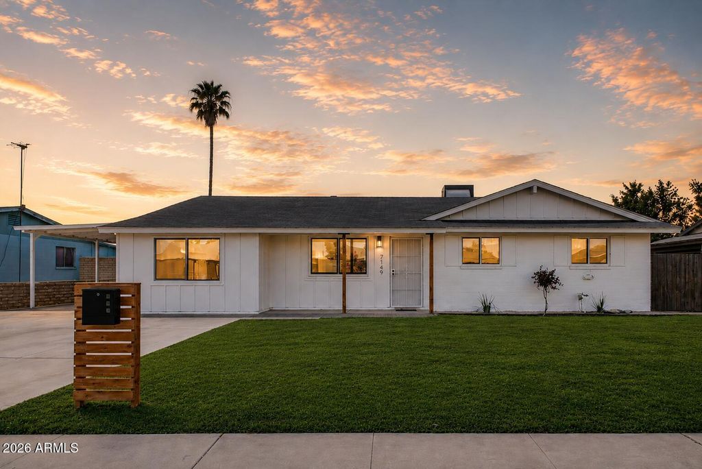 Photo of 7149 W Wilshire Drive, Phoenix, AZ 85035 (MLS # 7039259)