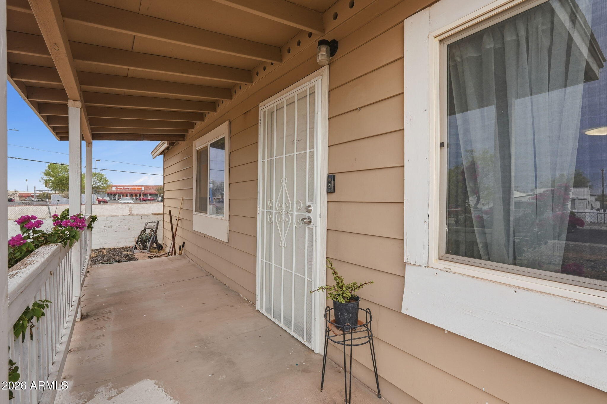 444 W HESS Avenue