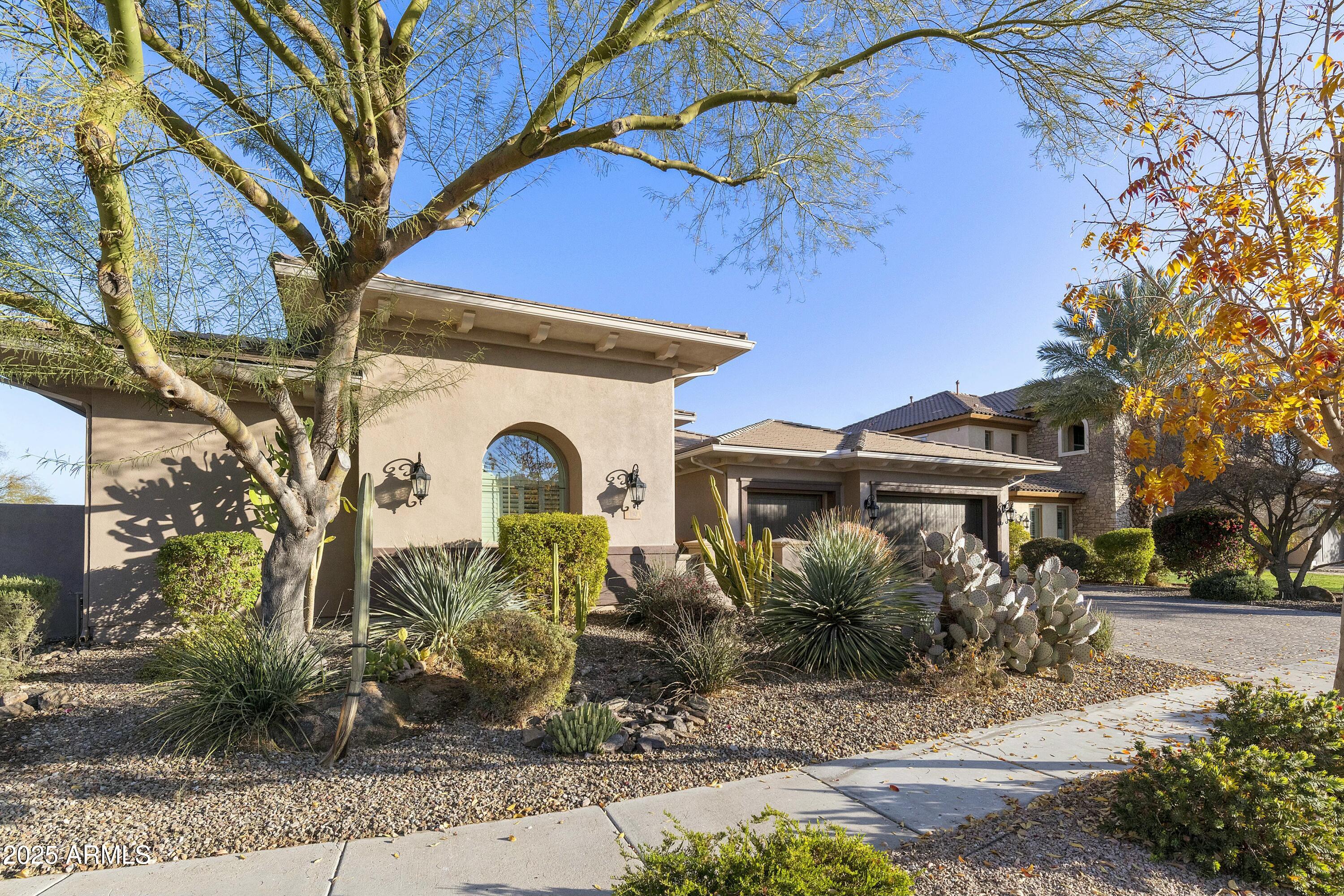 350 W YELLOWSTONE Way